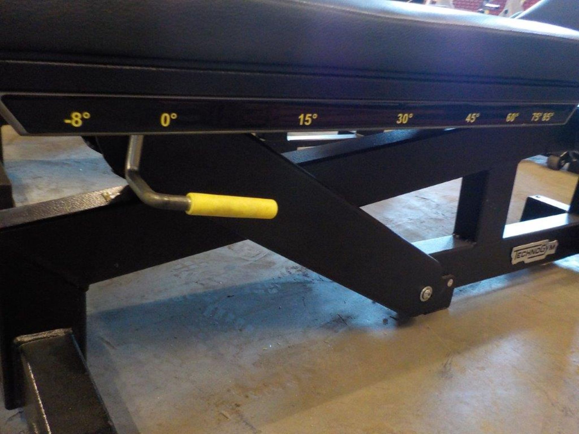 PureStrength PG04-NBV000 ADJUSTABLE BENCH - Image 2 of 3