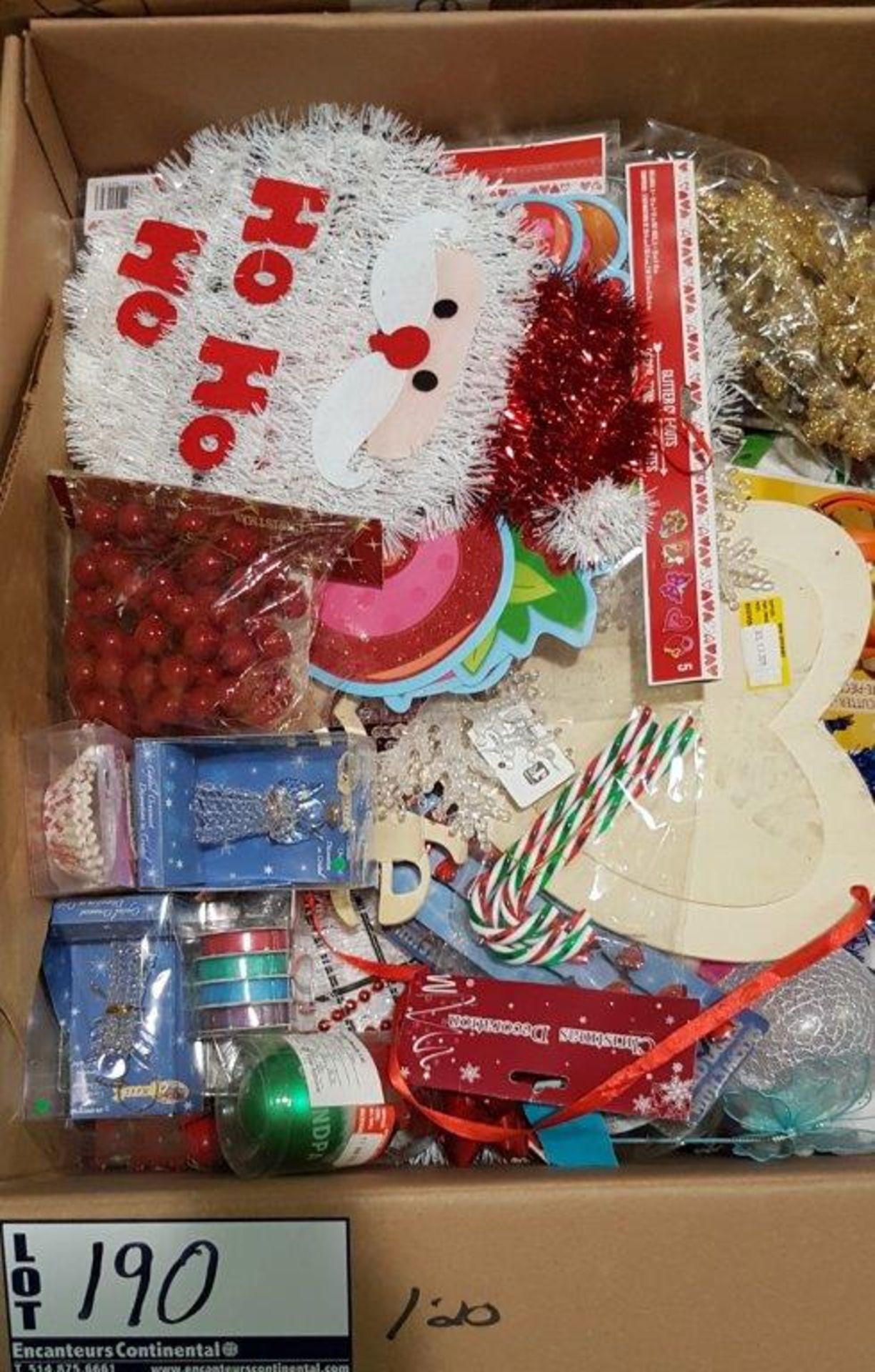 LOT: Assorted Christmas Decorations