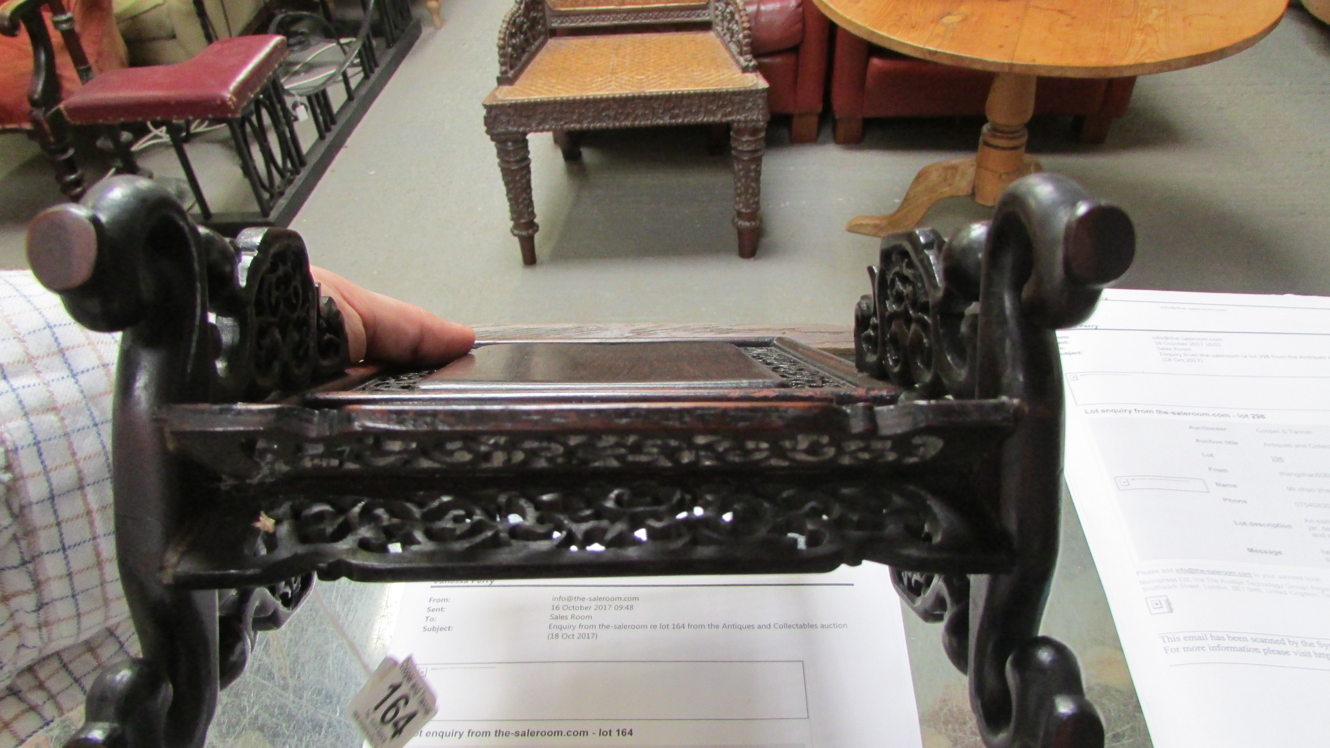 A 20th century Chinese table screen, the white jade panel decorated with flowers in a hardwood frame - Image 5 of 7