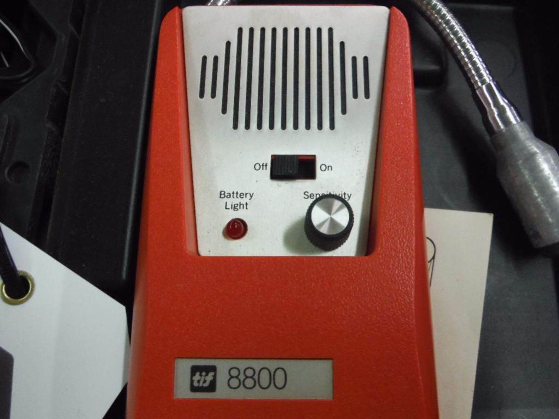 TIF combustible gas detector, Model TIF8800A (EACH) ** Rigging Fee: $5 ** - Image 5 of 6