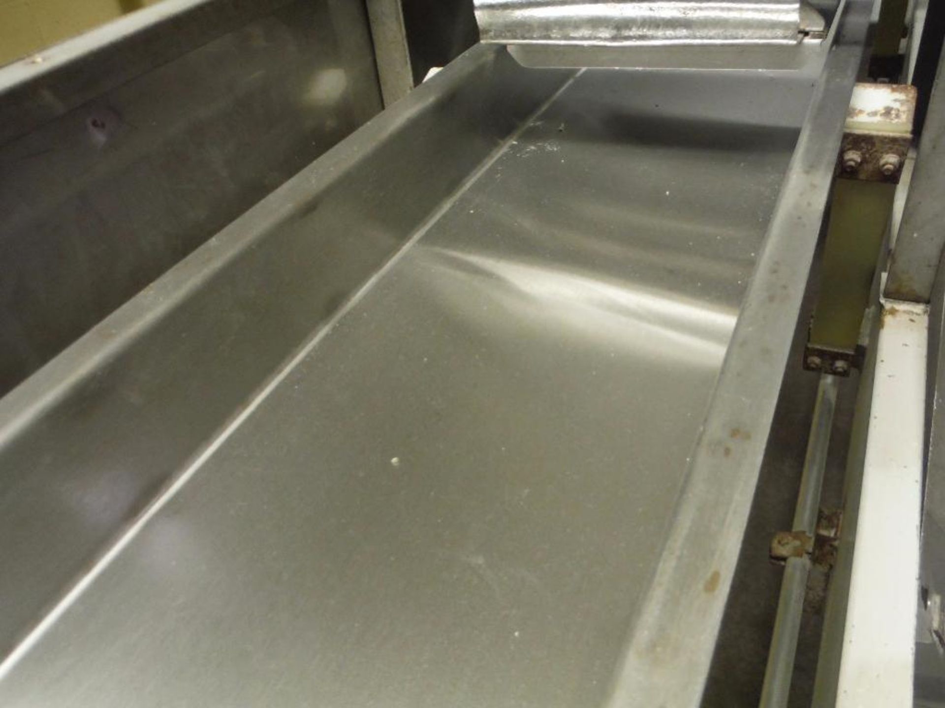 Meyer vibrator conveyor, 300 in. long x 10 in. wide ** Rigging Fee: $350 ** - Image 5 of 7