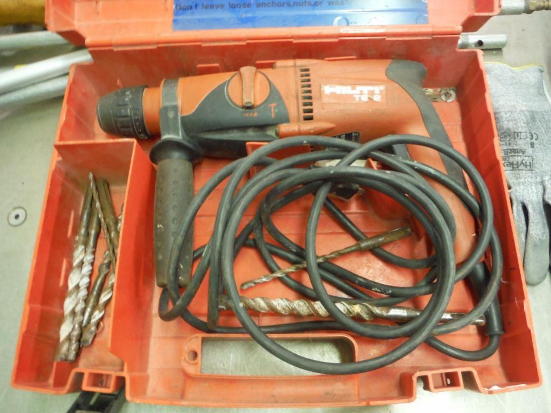 Hilti TE2 rotary drill, bits and case. ** Rigging Fee: $5 ** - Image 2 of 3