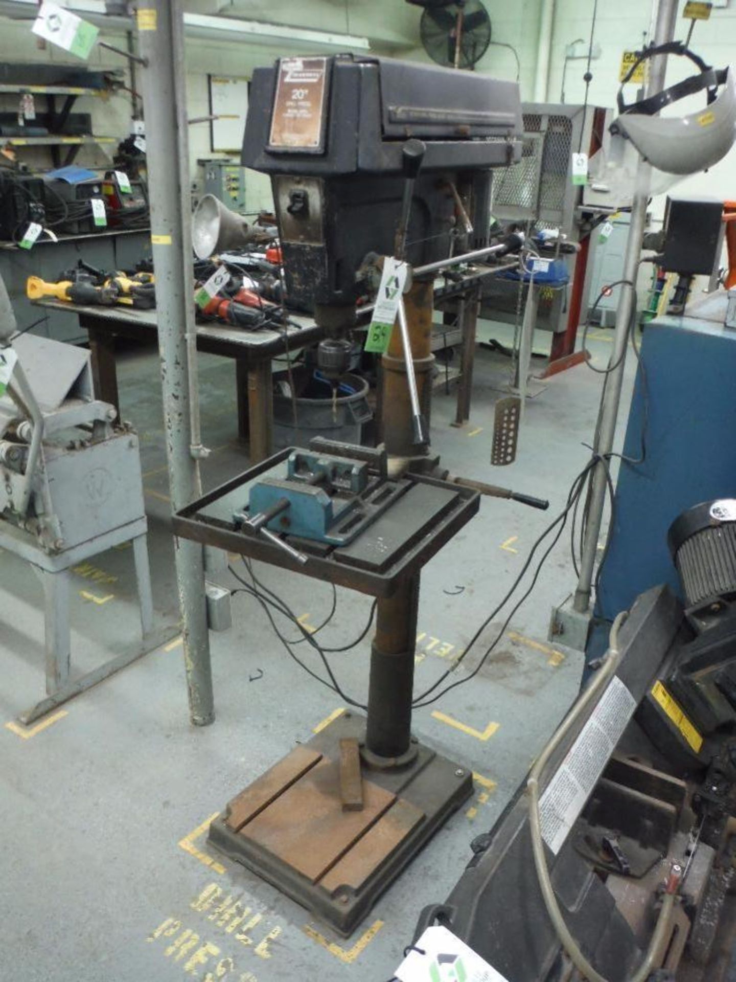 Dayton 20 in. drill press, Model 3Z919, 9 speed, 5/8 in. chuck ** Rigging Fee: $50 **