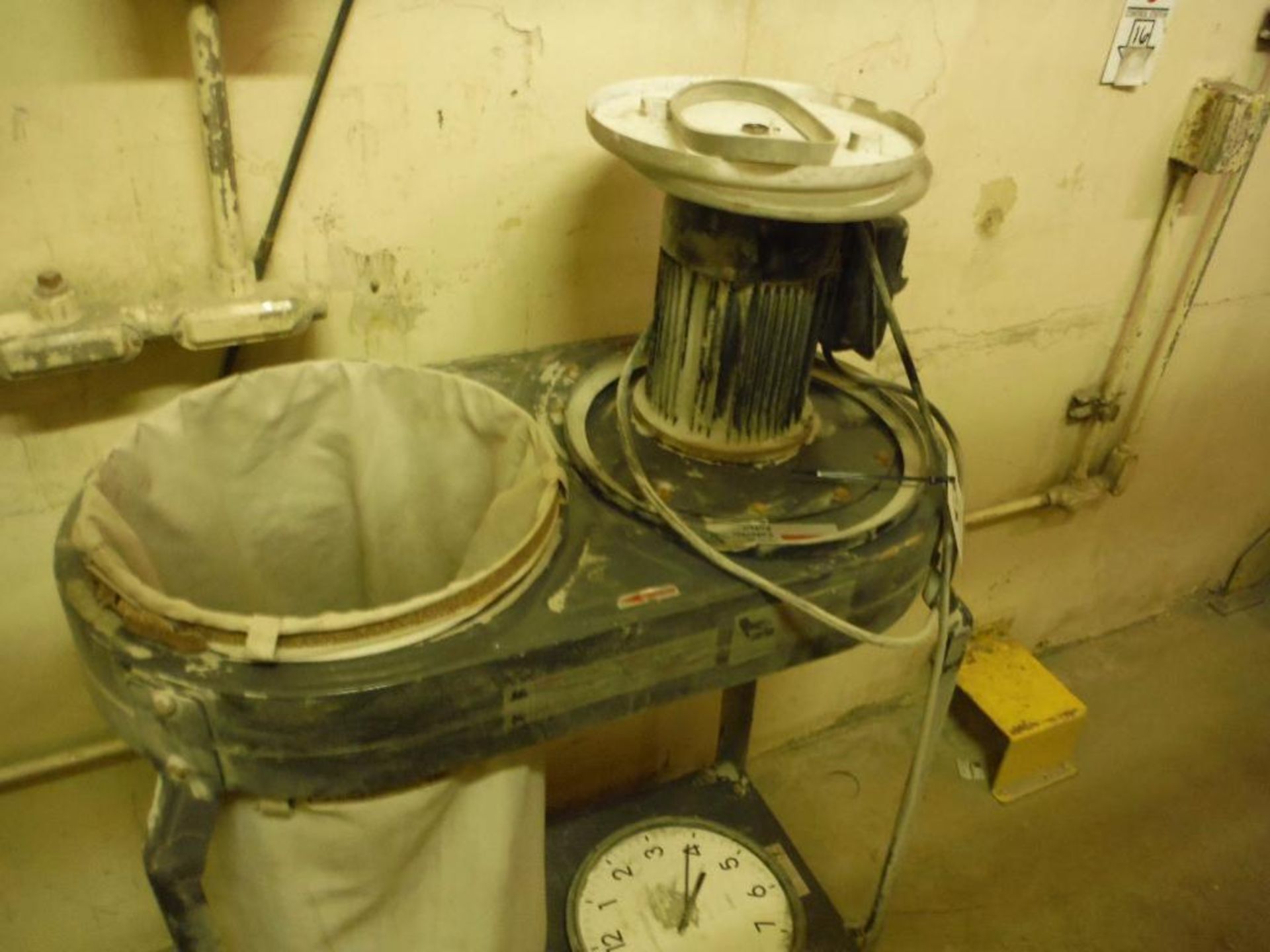 Dayton dust collector ** Rigging Fee: $15 ** - Image 2 of 4