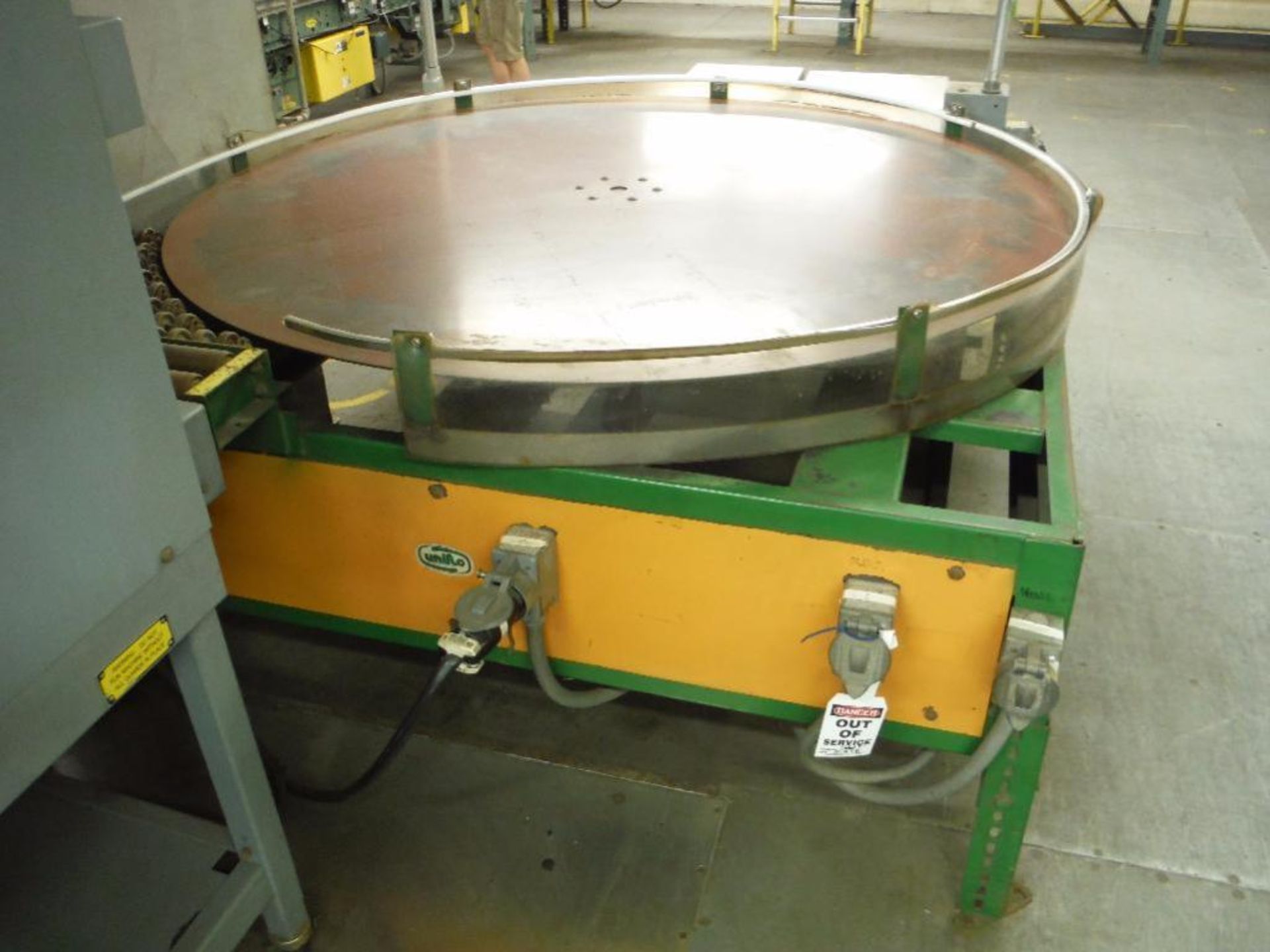 Rotary accumulation table, 72 in. dia x 36 in. tall ** Rigging Fee: $150 ** - Image 4 of 4