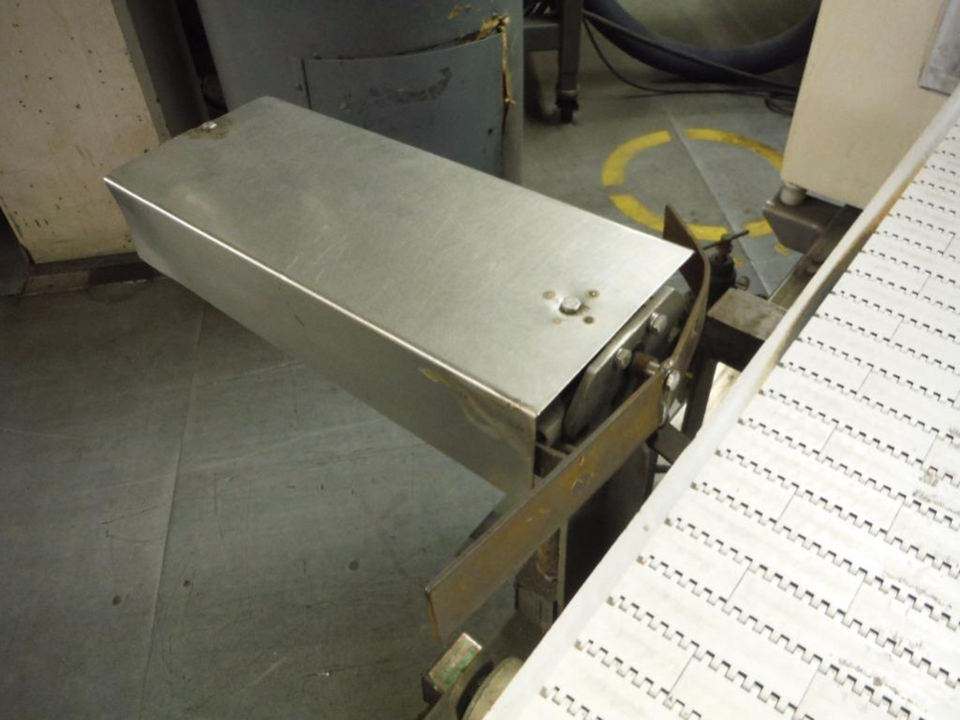 Gorring Kerr metal detector, 14 in. wide x 16 in. tall aperture, 96 in. long x 12 in. wide plastic - Image 6 of 7