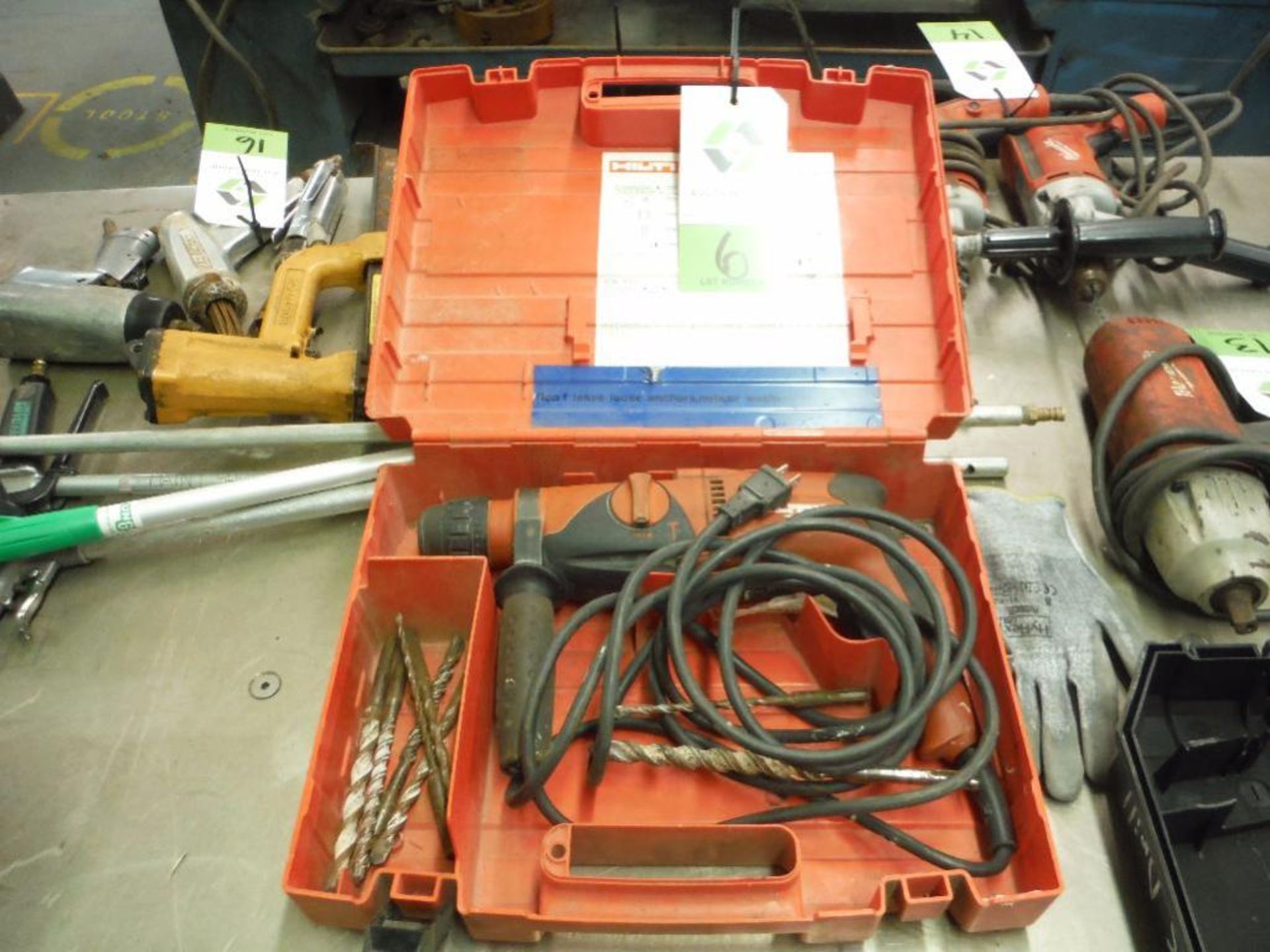 Hilti TE2 rotary drill, bits and case. ** Rigging Fee: $5 **