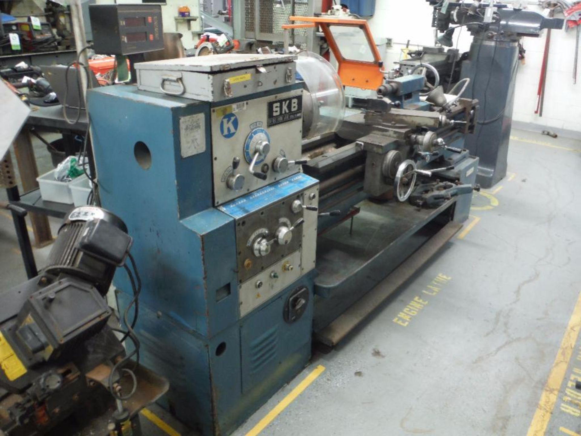 SKB gap bed engine lathe, SN 1715, with change parts cart, on casters ** Rigging Fee: $400 ** - Image 3 of 15