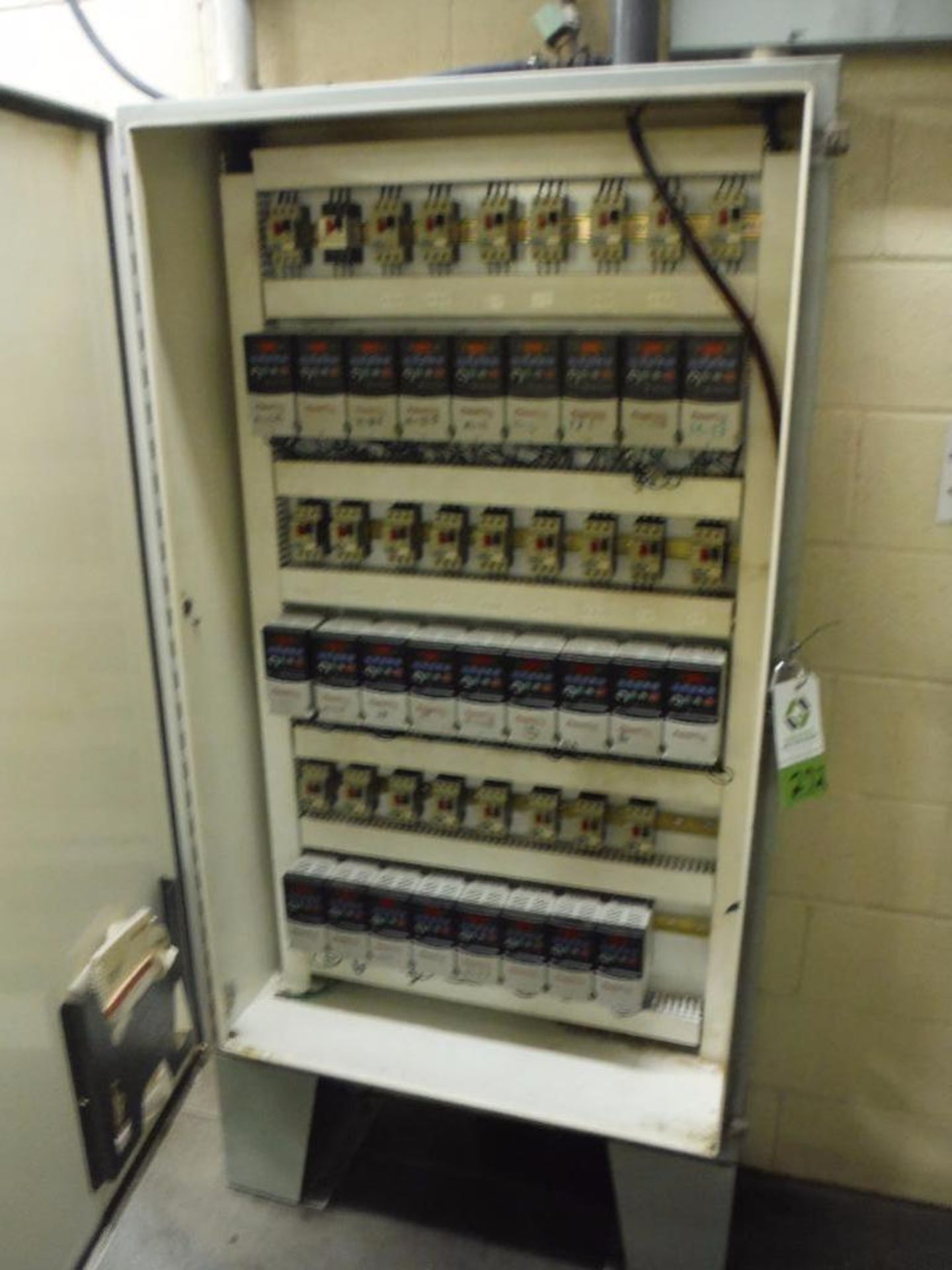 (26) Allen Bradley powerflex 4 vfds, 0.5 hp each, mild steel control cabinet, 36 in. long x 12 in. - Image 2 of 7