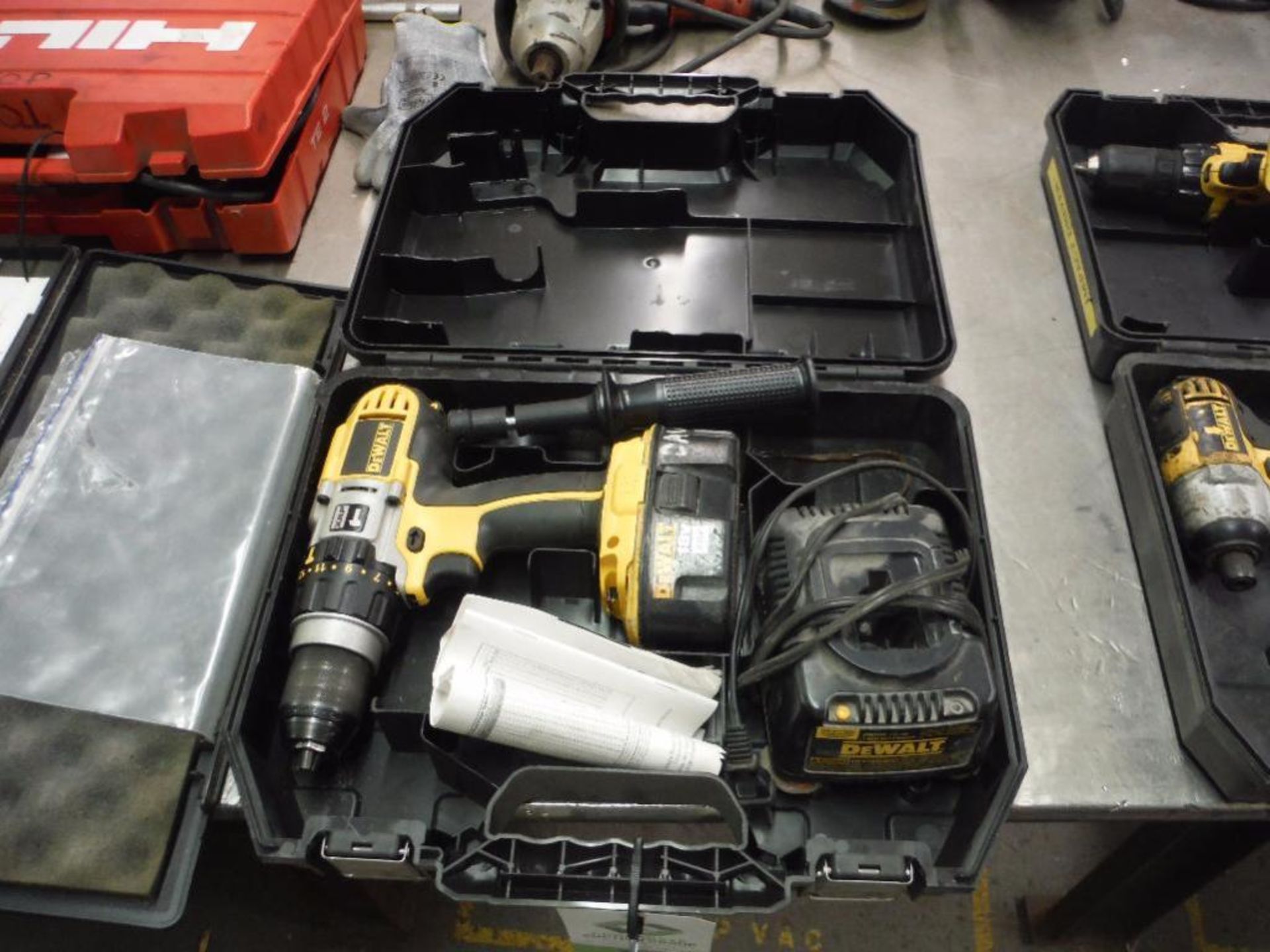 Dewalt 18 volt xrp cordless drill, battery, battery charger, case ** Rigging Fee: $5 **