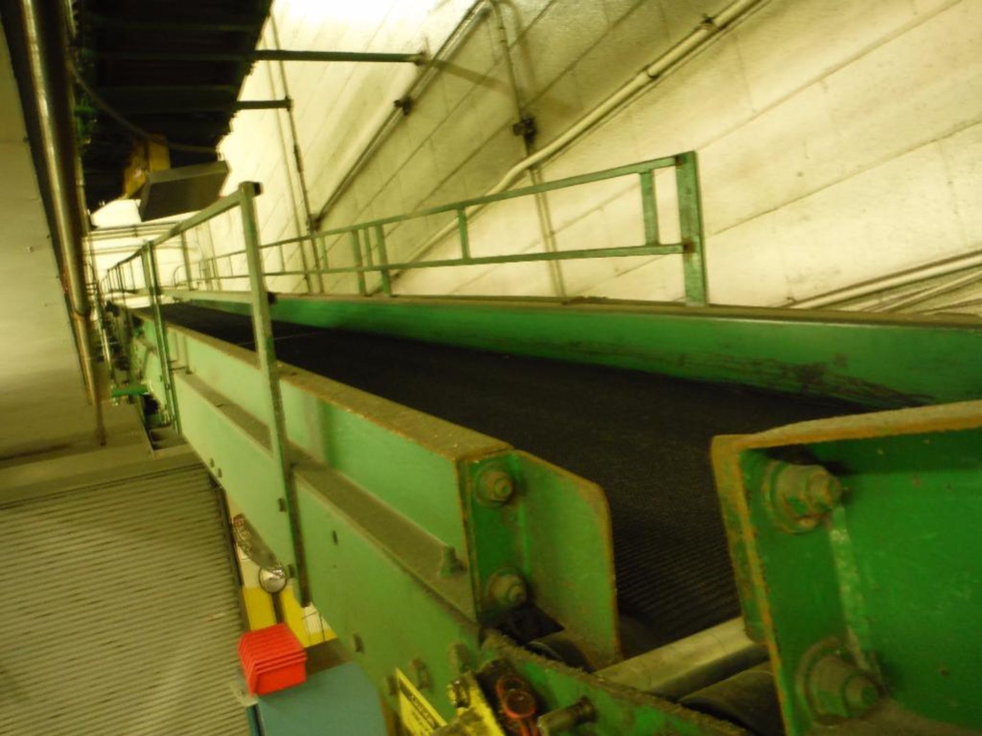 Uniflo overhead rubber belt conveyor, 36 ft. long x 18 in. wide, motor and drive, mild steel - Image 2 of 4