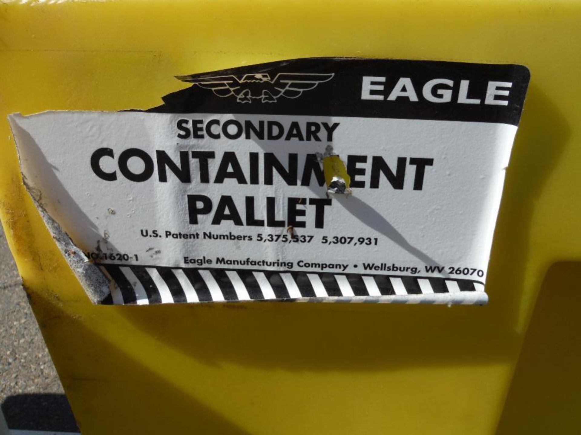 Spill containment skids, dirty rag can ** Rigging Fee: $25 ** - Image 4 of 5