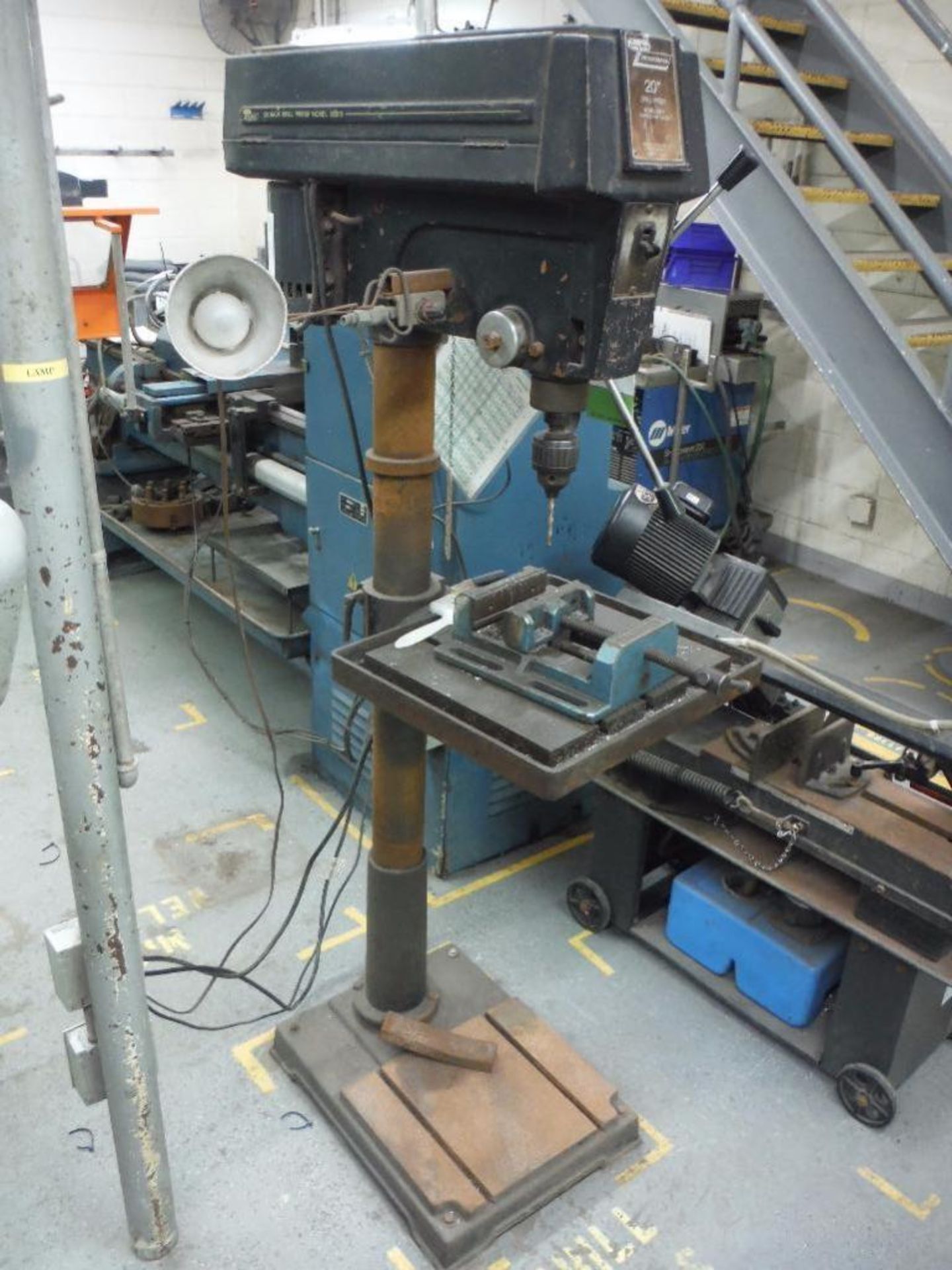 Dayton 20 in. drill press, Model 3Z919, 9 speed, 5/8 in. chuck ** Rigging Fee: $50 ** - Image 3 of 5