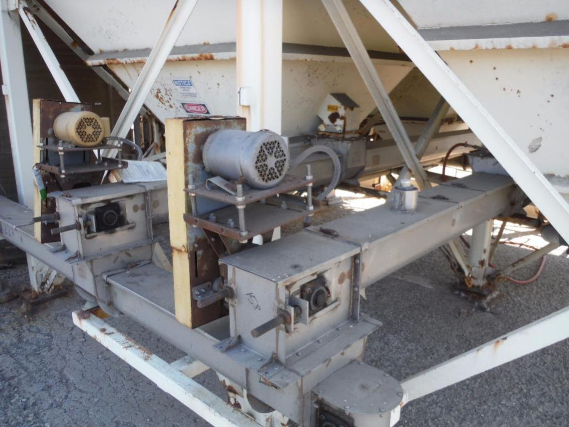 Superflo chain paddle conveyor, 220 in. long x 6 in. dia (EACH) ** Rigging Fee: $250 ** - Image 5 of 5