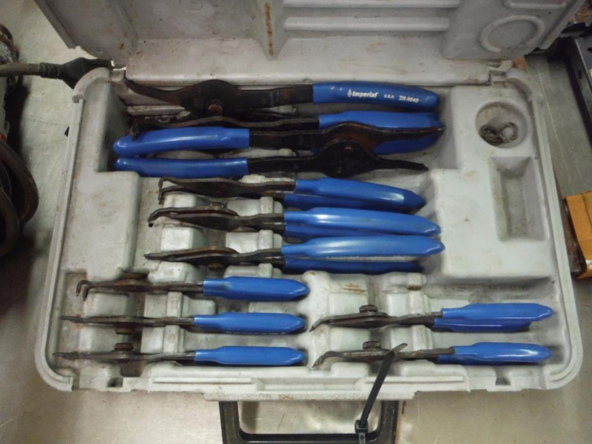 Imperial retaining ring pliers set, contains 11 pliers, seal driver set ** Rigging Fee: $5 ** - Image 4 of 4