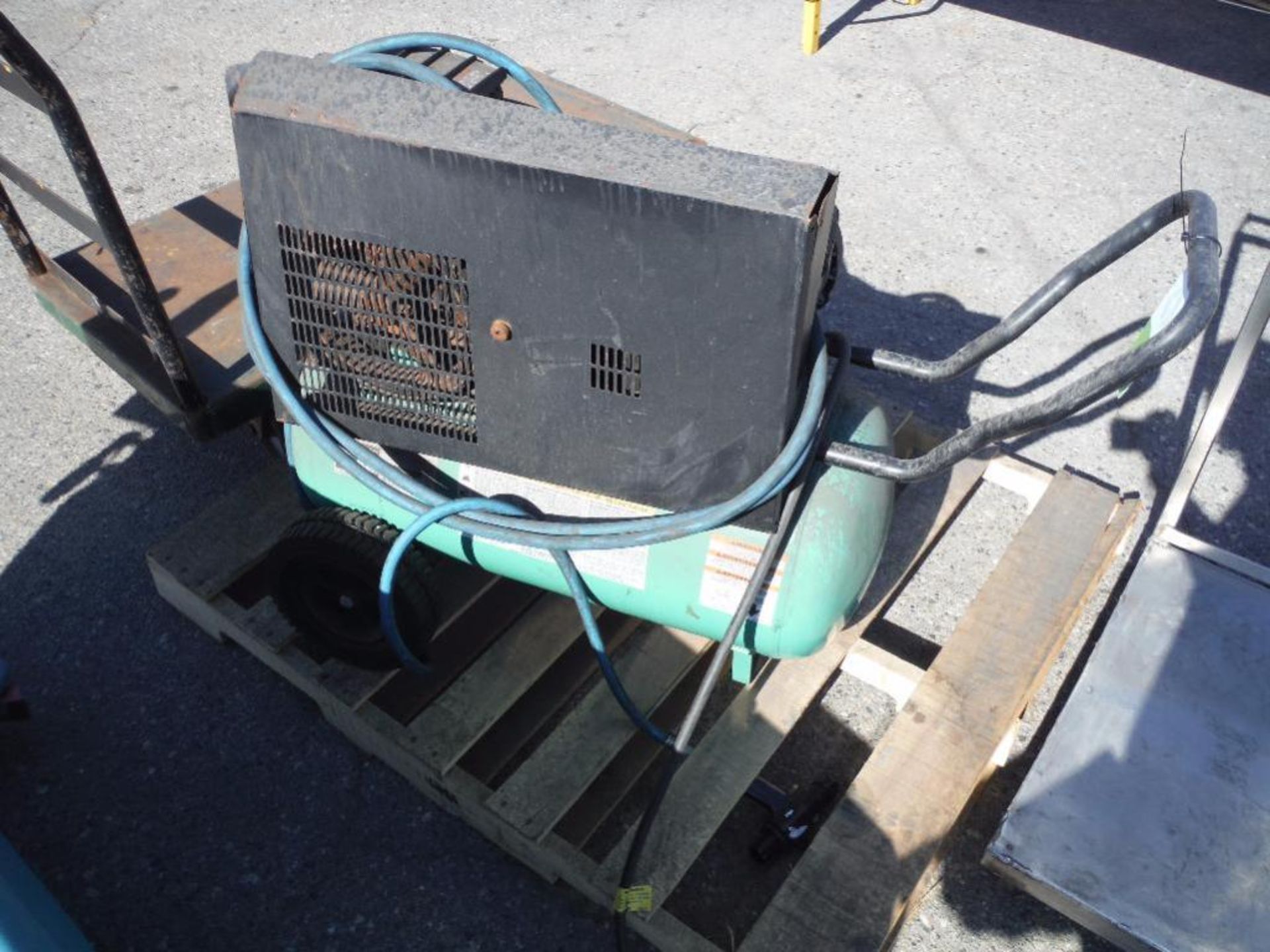 Air compressor and 2 carts ** Rigging Fee: $50 ** - Image 3 of 4