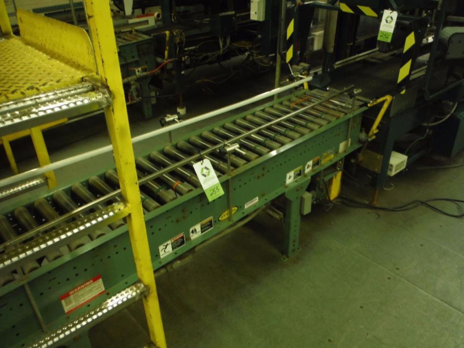 Hytrol 45 degree powered roller conveyor, 11 ft. long x 15 in. wide, motor and drive, mild steel - Image 5 of 5