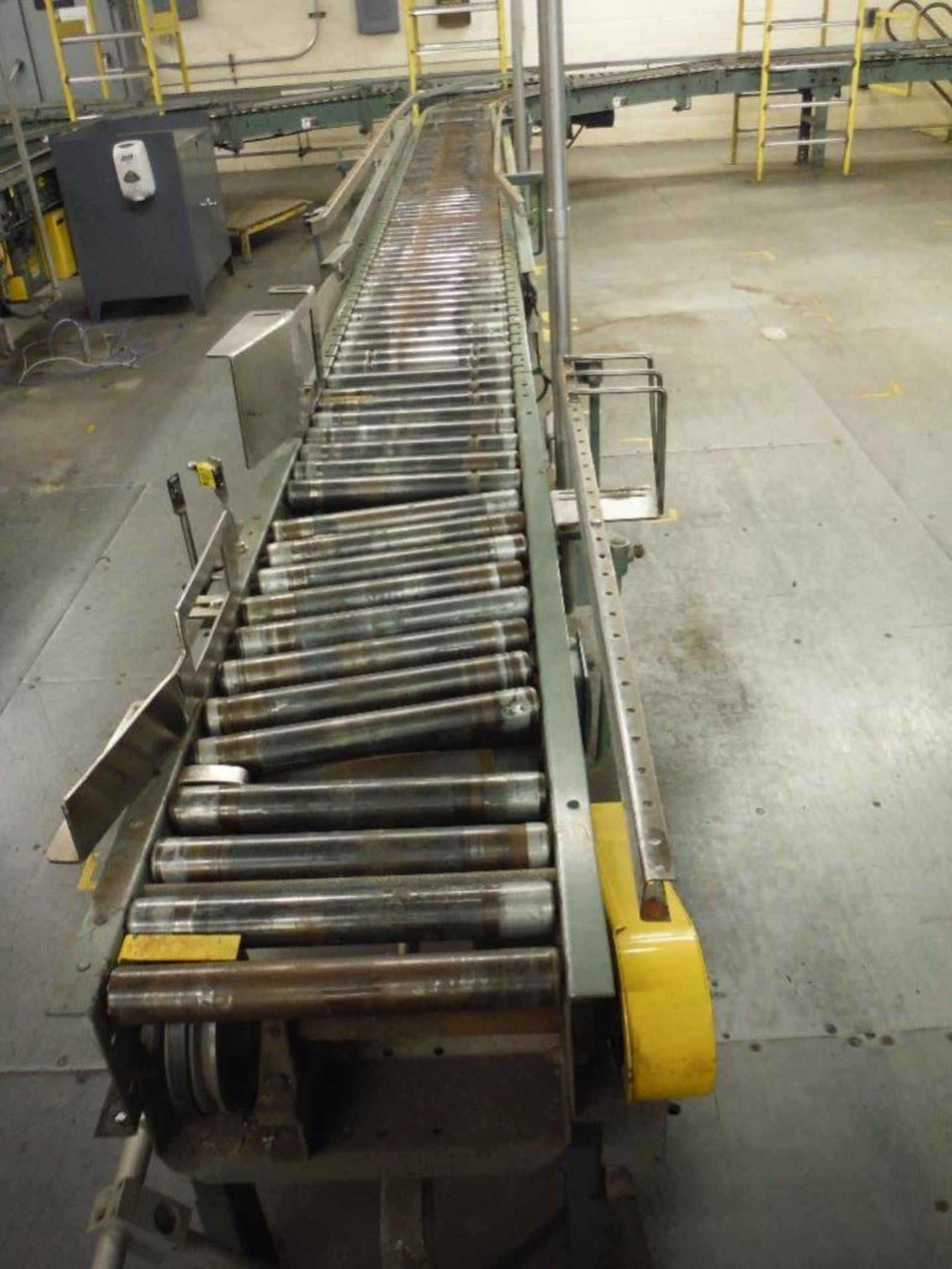 Hytrol 45 degree powered roller conveyor, 27 ft. long x 15 in. wide, motor and drive, mild steel - Image 2 of 5