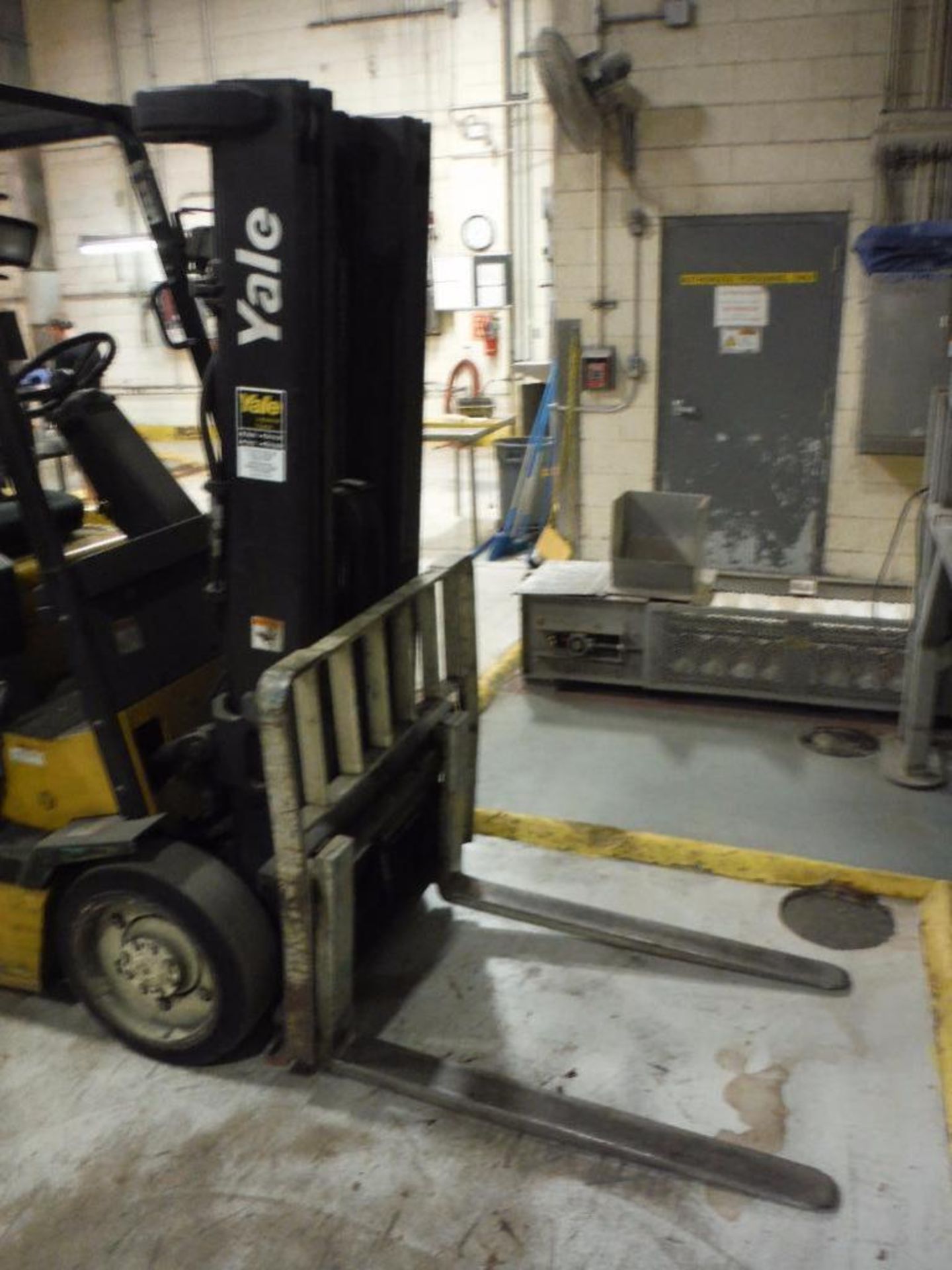 Yale 48 volt forklift, Model ERC040GHN48SE082, SN E108V09555, 4000 lb. capacity, 189 in. lift - Image 2 of 9