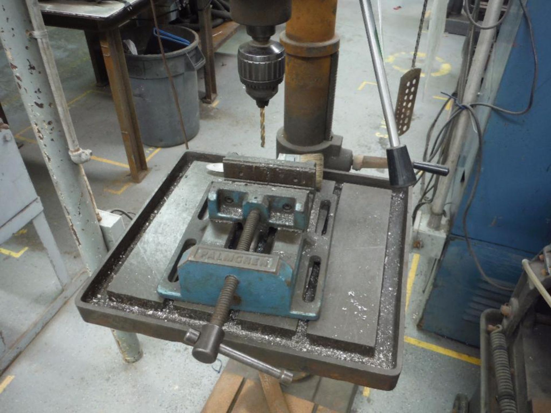 Dayton 20 in. drill press, Model 3Z919, 9 speed, 5/8 in. chuck ** Rigging Fee: $50 ** - Image 5 of 5