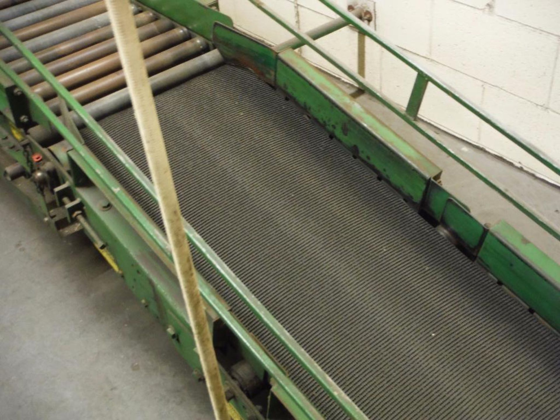 Uniflo overhead rubber belt conveyor, 36 ft. long x 18 in. wide, motor and drive, mild steel - Image 4 of 4