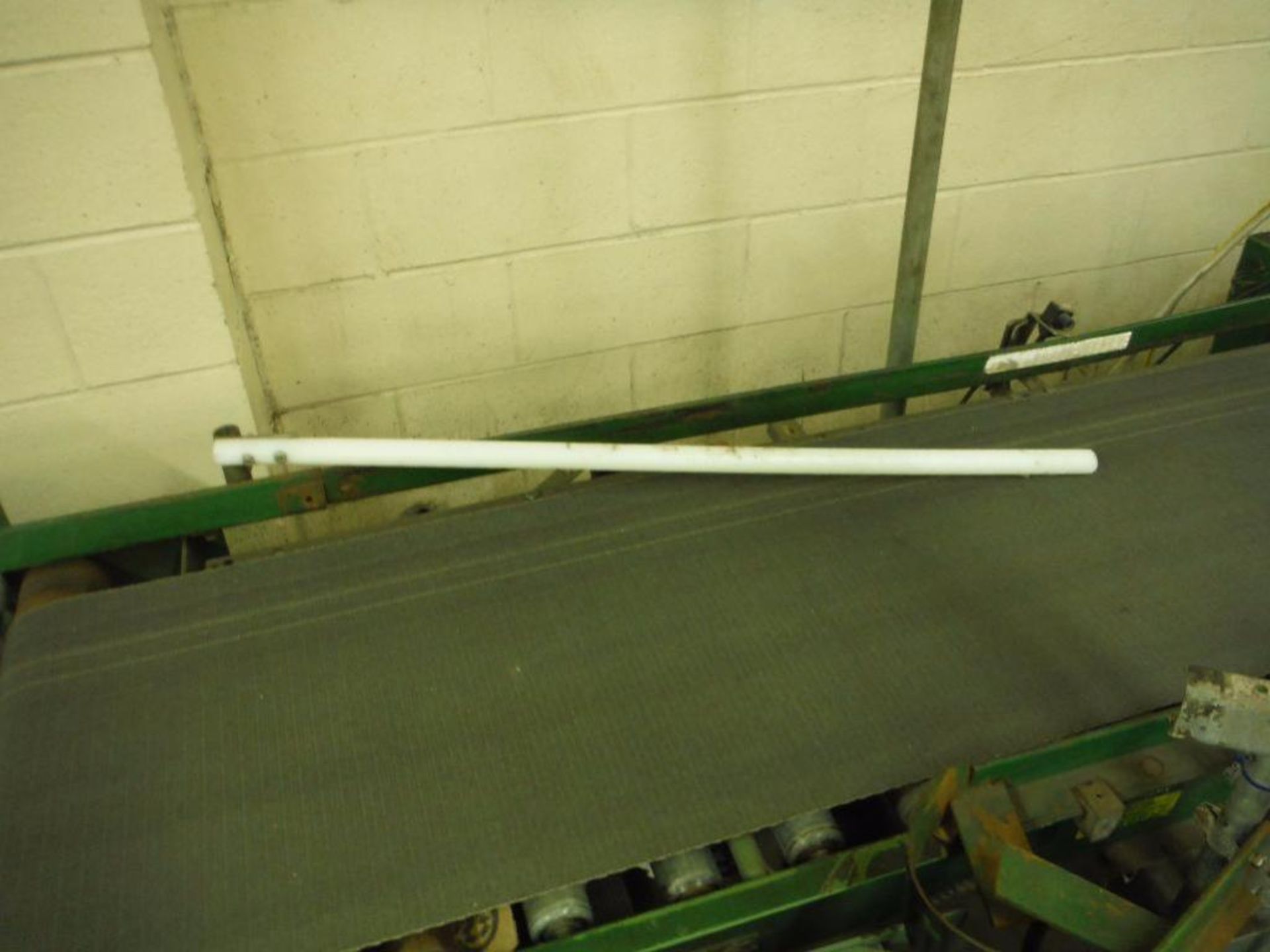 Uniflo rubber belt conveyor, 32 ft. long x 18 in. wide, with (3) 45 degree power turners, with - Image 7 of 11