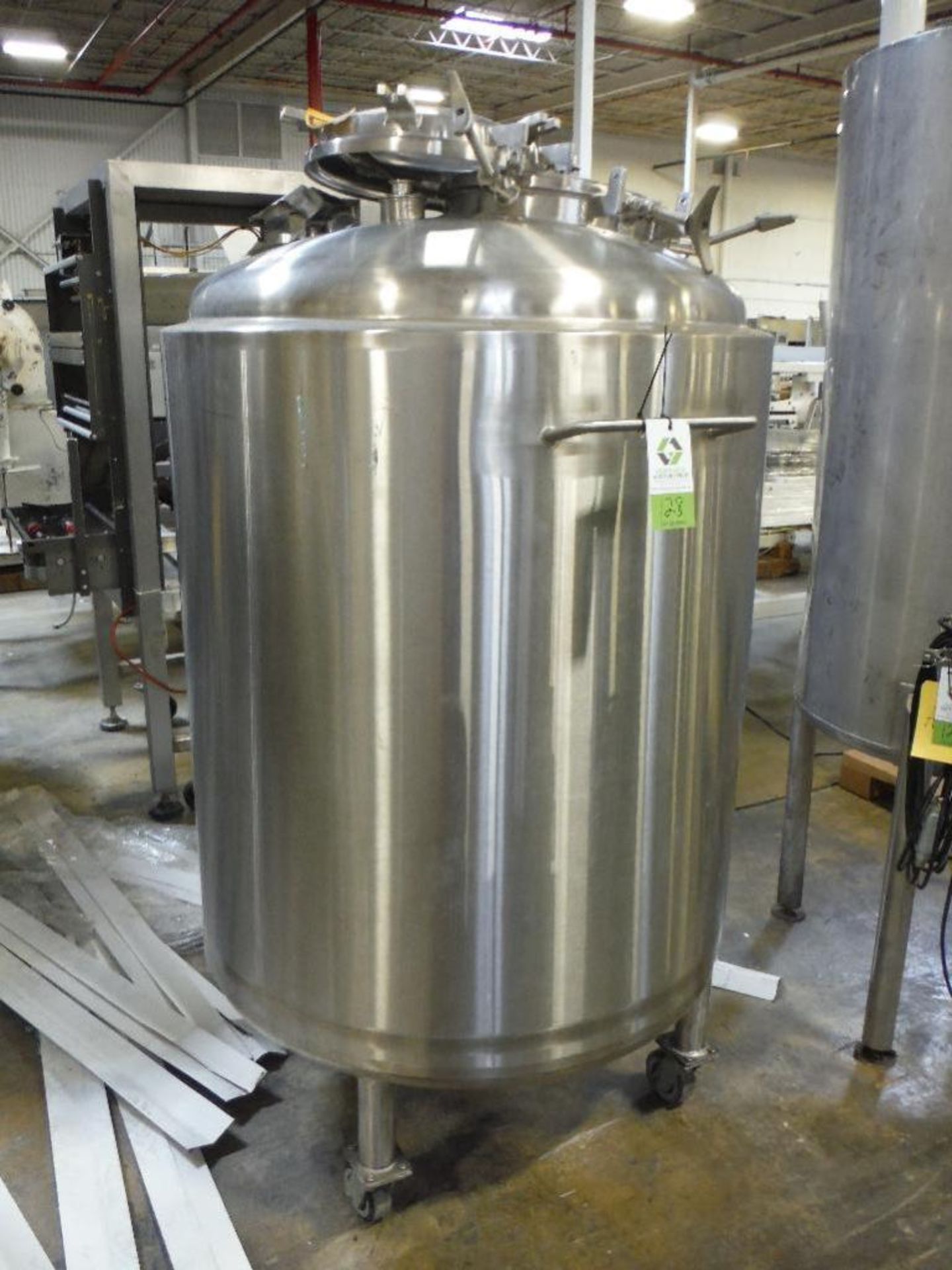 1990 Precision vacuum kettle, SN 9922-2, 316 SS, 1000 L capacity, insulated, CIP ball, 45 in. dia x