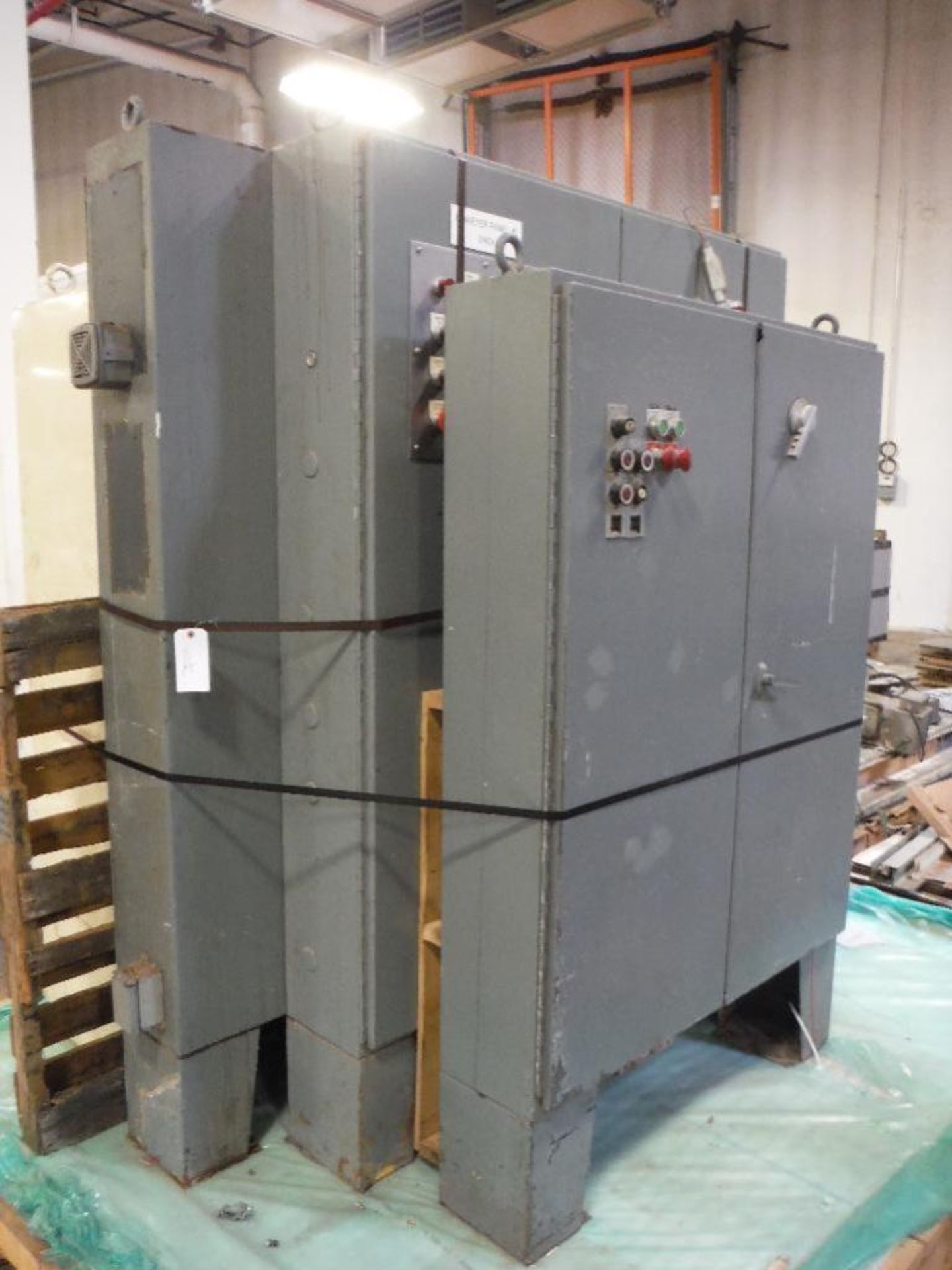 (4) mild steel control cabinets ** Rigging Fee: $175 ** - Image 4 of 13