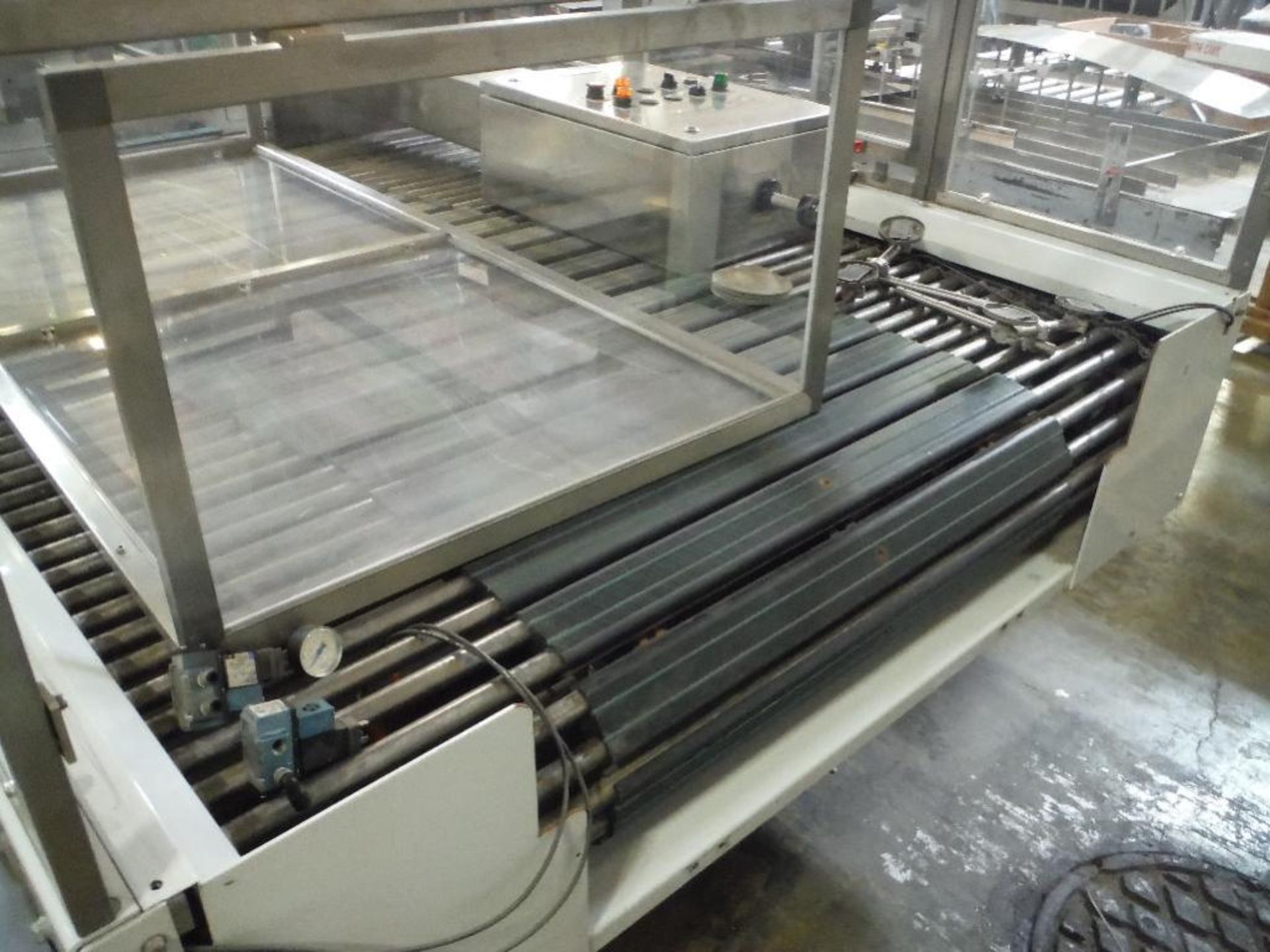 2007 Sidel combiner conveyor, Model TDC0014, SN 904835-SMMM0327, 98 in. long x 66 in. wide, with con - Image 2 of 8
