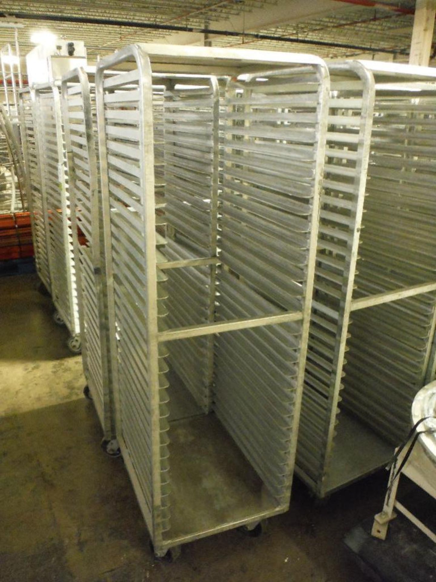 Aluminum bakery rack with top, 26 in. long x 18 in. wide x 68 in. tall, 28 shelves (EACH) ** Rigging - Image 3 of 3