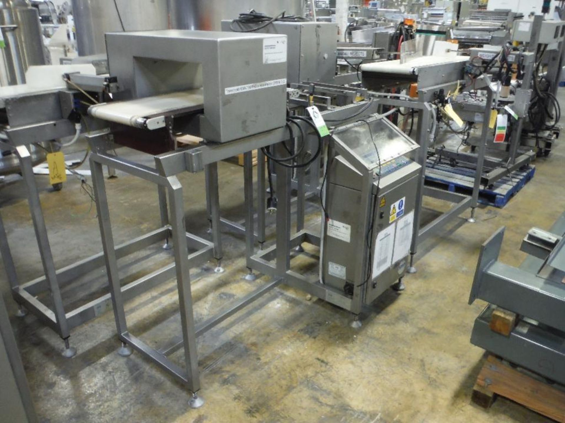 1997 Loma metal detector/check weigher combo, metal detector aperture 17.5 in. wide x 7 in. tall, Lo