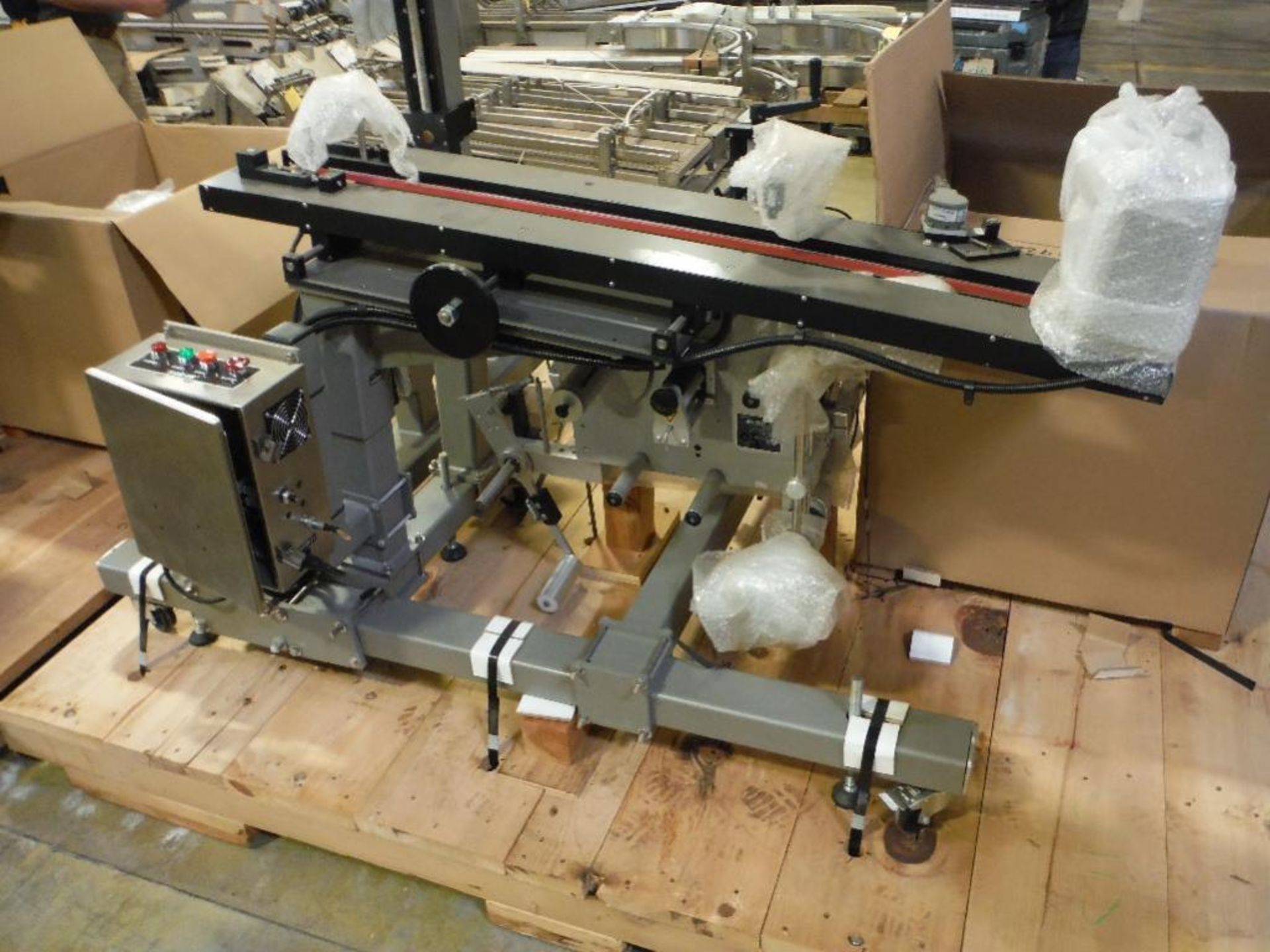 Unused Label-Aire labeler, Model 3115-CD, SN 023669, adjustable cart, hugger belt conveyor and contr - Image 3 of 11