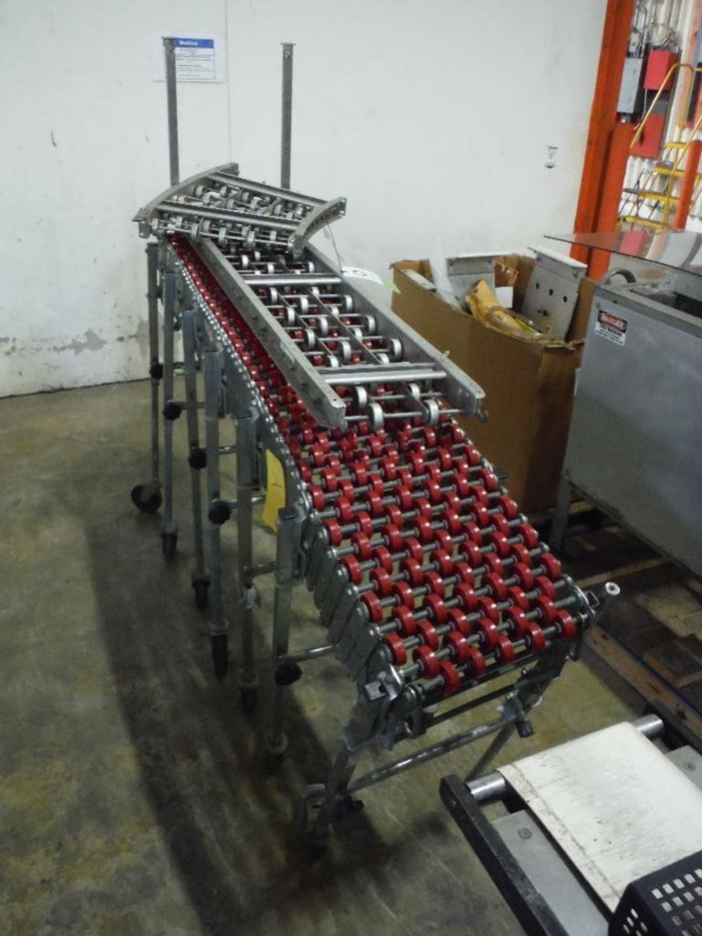Nesta-flex 226 expandable skate conveyor, 77 in. long x 13 in. wide collapsed, adjustable height, on - Image 3 of 3