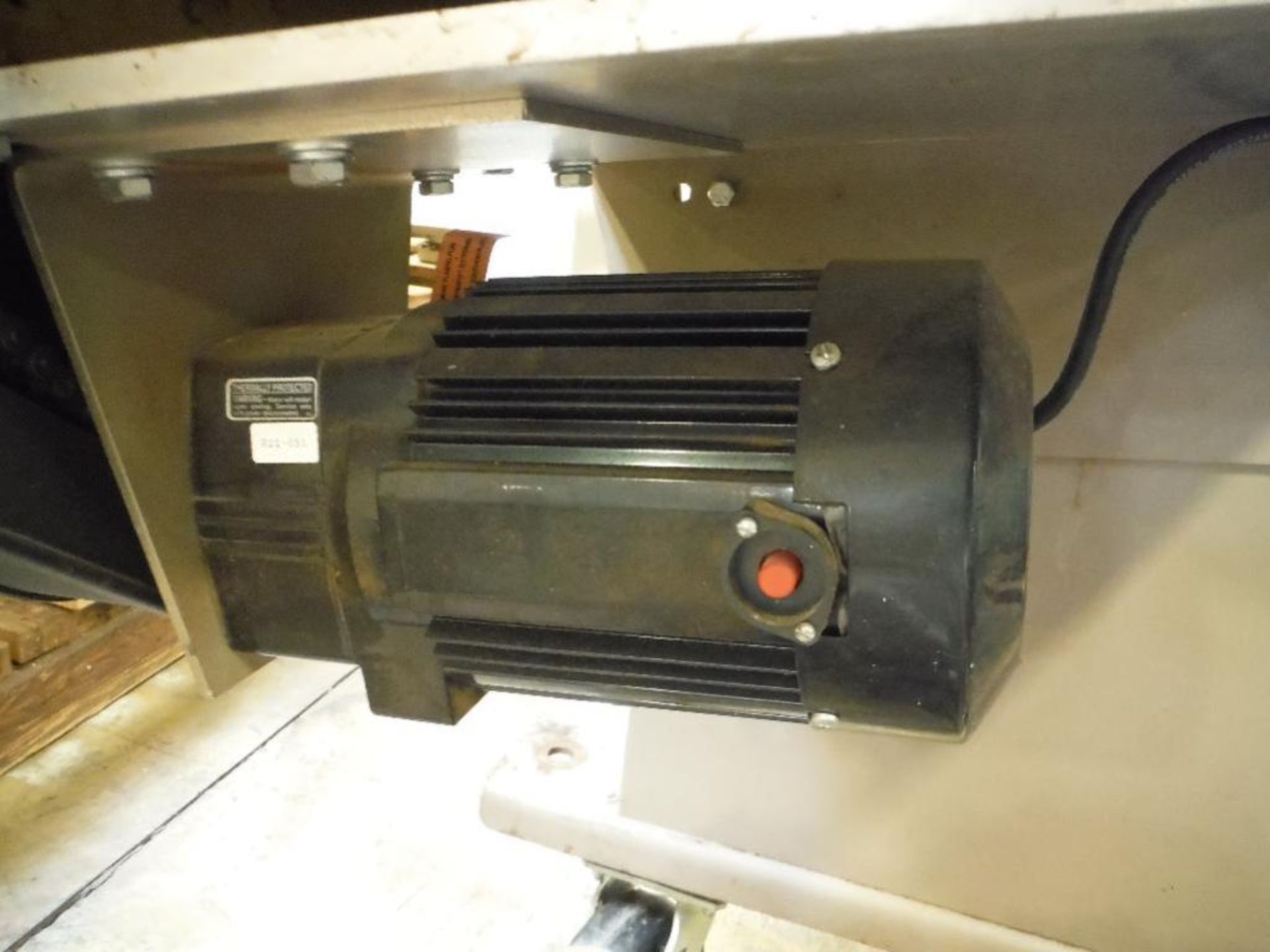 Kwiklok infeed angle conveyor, Model CL, SN 57151-1998, Type 1083FB ** Rigging Fee: $150 ** - Image 7 of 8