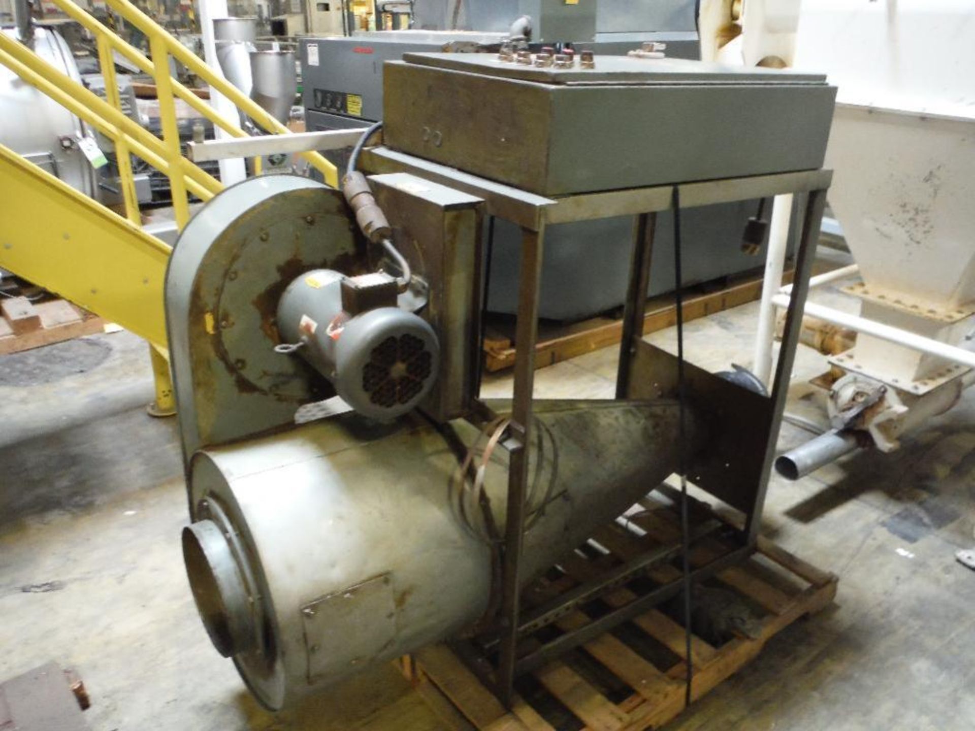 Dustkop dust collector cyclone, 7.5 hp blower ** Rigging Fee: $50 ** - Image 2 of 6