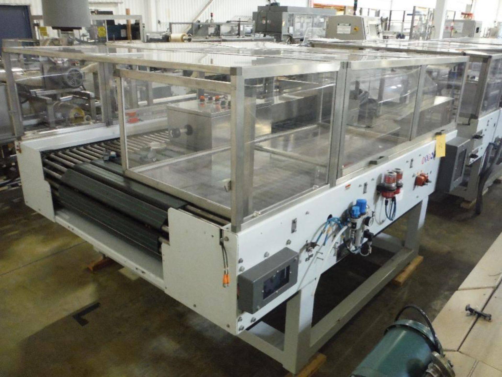 2007 Sidel combiner conveyor, Model TDC0015, SN 904835-SMMM0327, 98 in. long x 66 in. wide, with con - Image 2 of 9