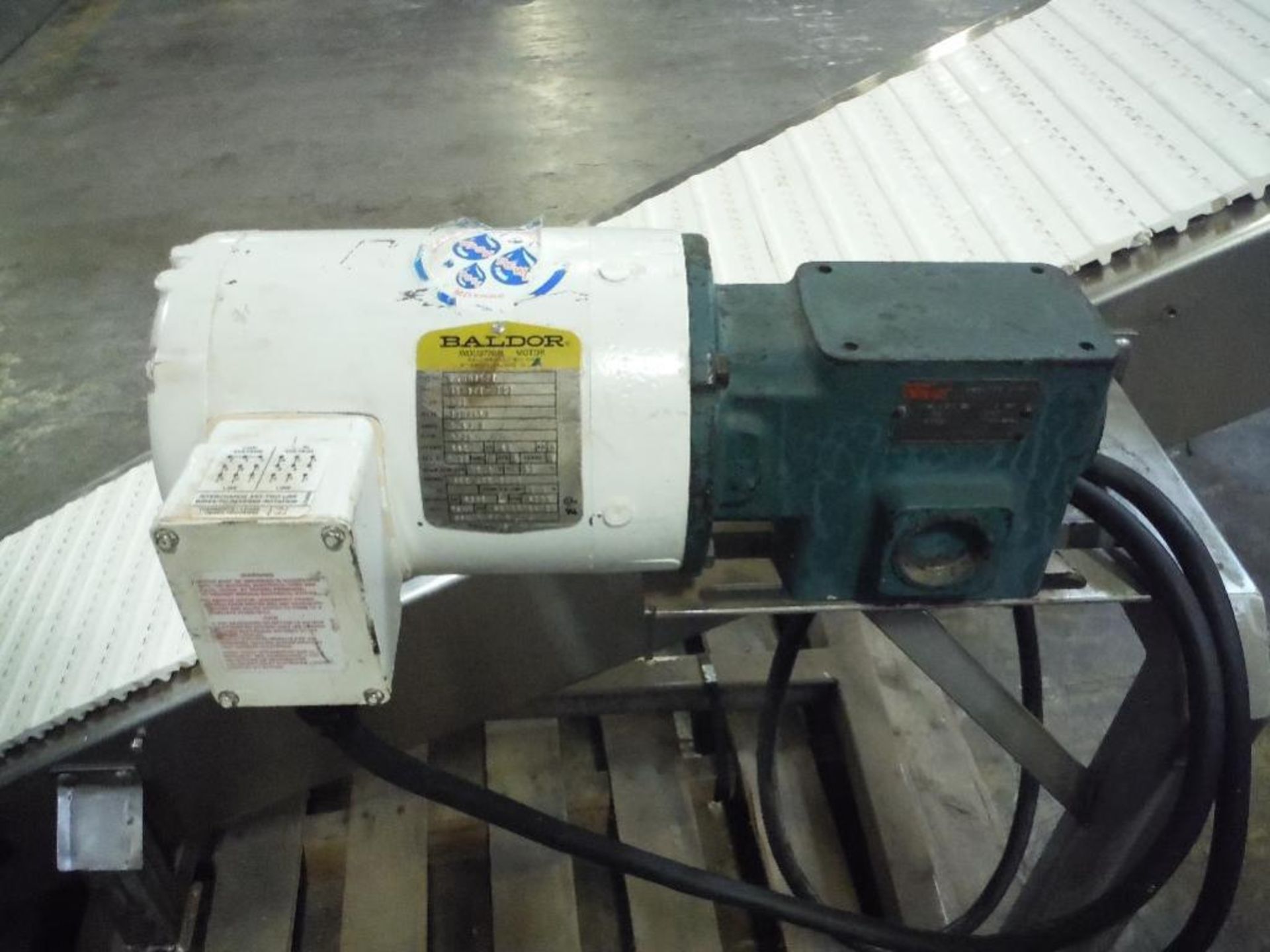 SS incline conveyor, 80 in. long x 14 in. wide x 10 in. infeed x 48 in. discharge, missing motor and - Image 3 of 6