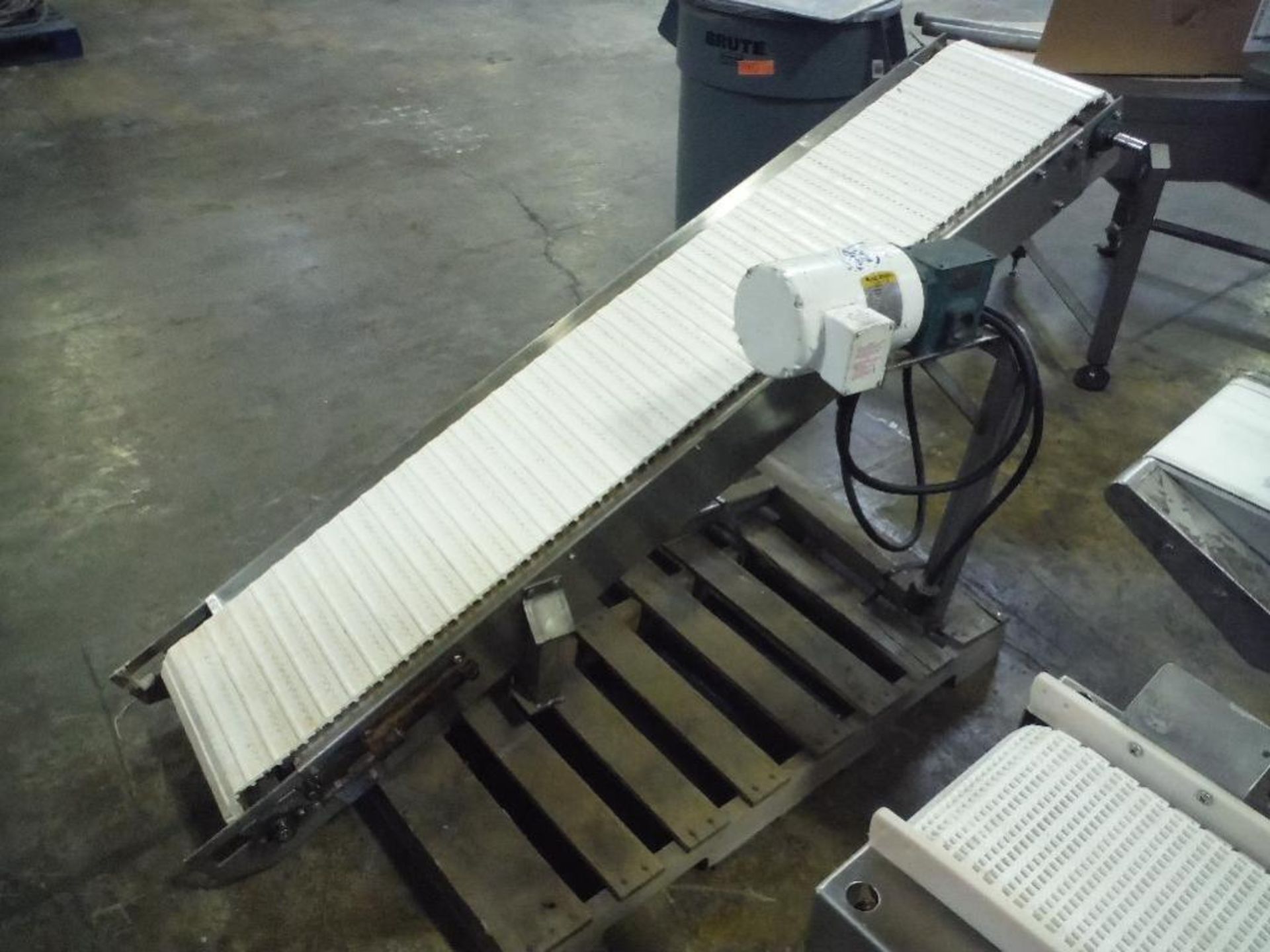 SS incline conveyor, 80 in. long x 14 in. wide x 10 in. infeed x 48 in. discharge, missing motor and - Image 2 of 6