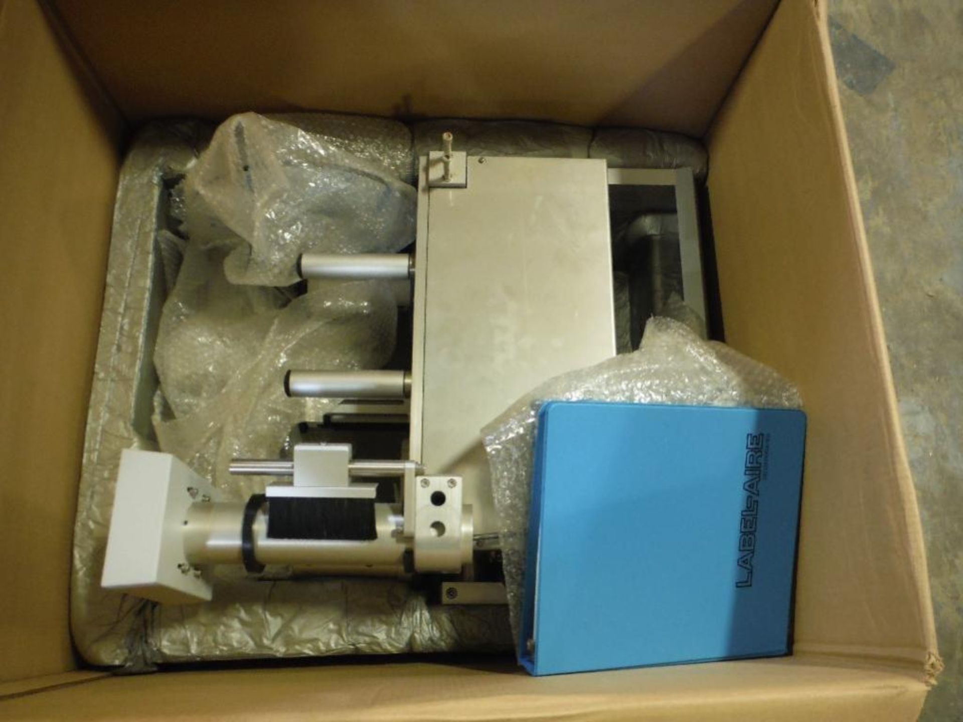 Unused Label-Aire labeler, Model 3115-CD, SN 023670, adjustable cart, hugger belt conveyor and contr - Image 2 of 10