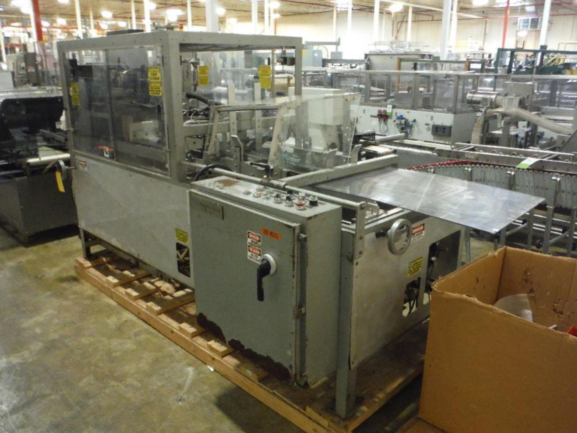 Smurfit-Stone tray former, Model TE-700-VF, SN 6099, Nordson 3500 hot melt gluer ** Rigging Fee: $25 - Image 2 of 14