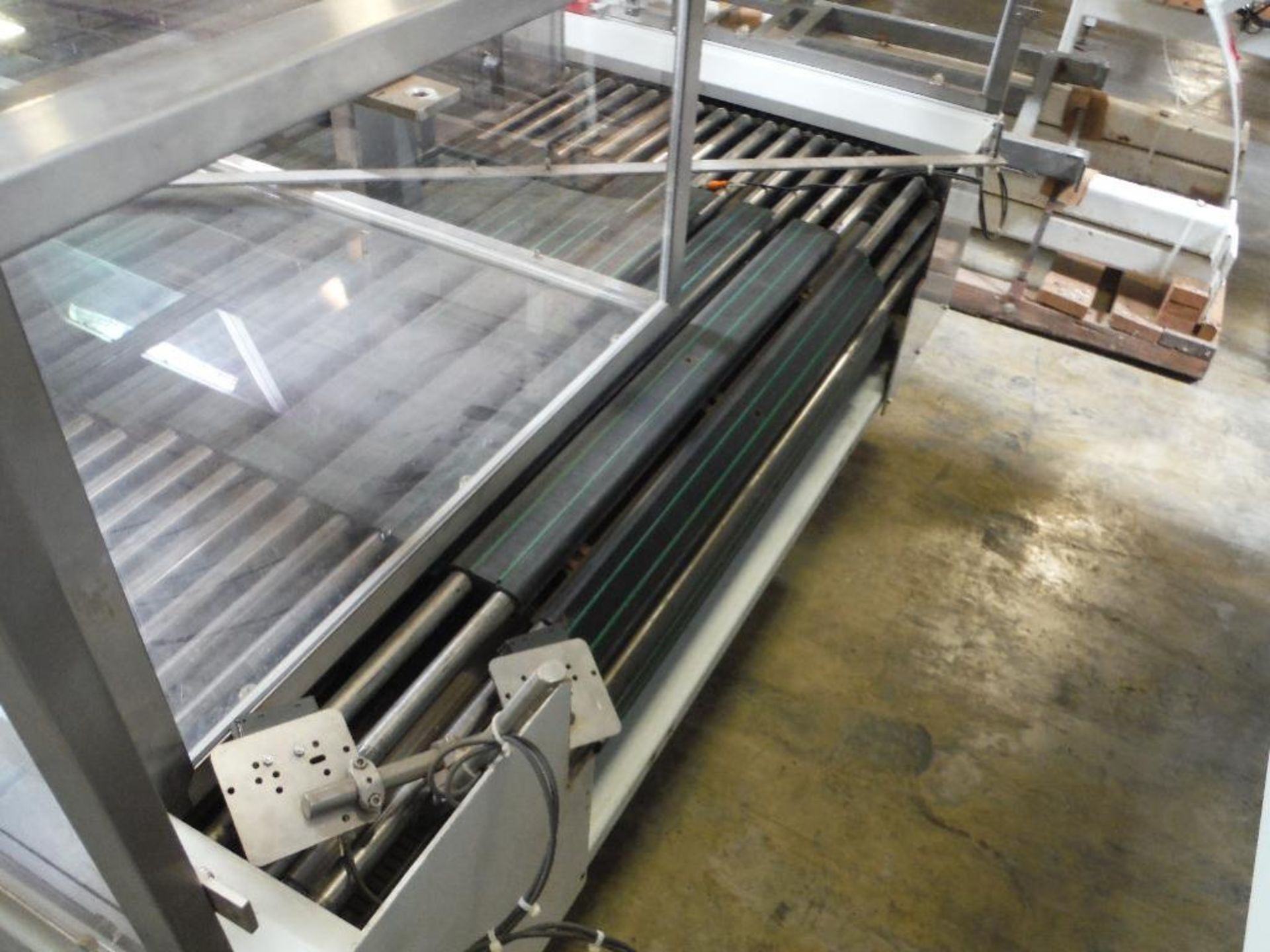 2007 Sidel combiner conveyor, Model TDC0018, SN 904835-SMMM0327, 98 in. long x 66 in. wide, with con - Image 4 of 11