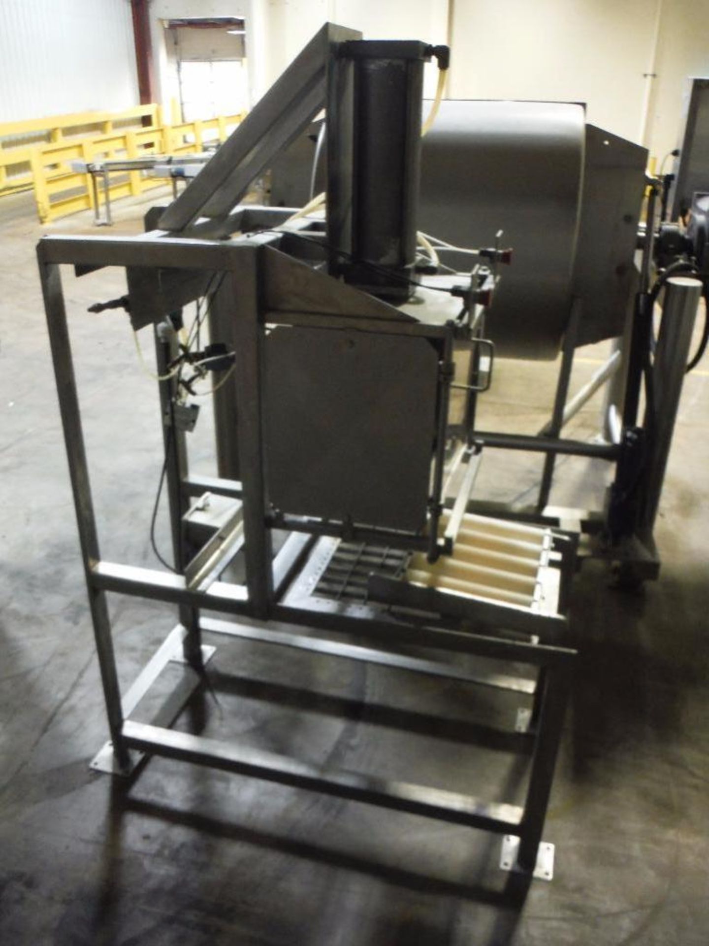 Pneumatic SS cheese cuber ** Rigging Fee: $ 100** (Located in: Marshall, MN) - Image 2 of 5