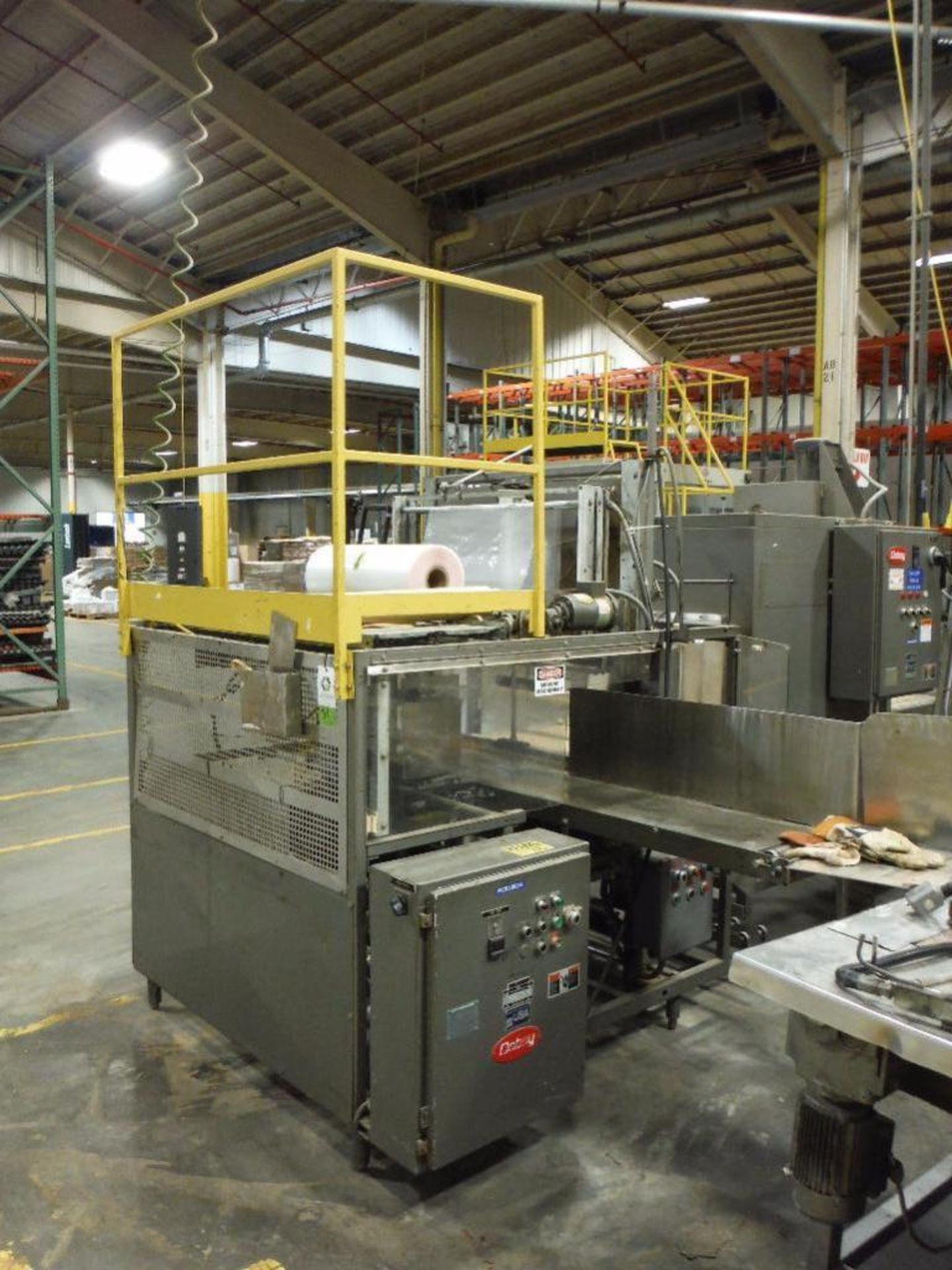 Doboy shrink bundler, Model SW-100W, SN 92-14767, feed rolls ** Rigging Fee: $ 500** (Located in: Ma