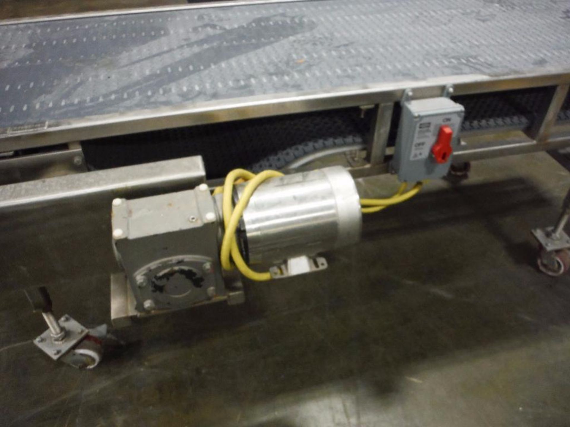 SS conveyor, 96 in. long x 24 in. wide x 31 in. tall, gray plastic belt, SS motor and drive, SS fram - Image 2 of 7