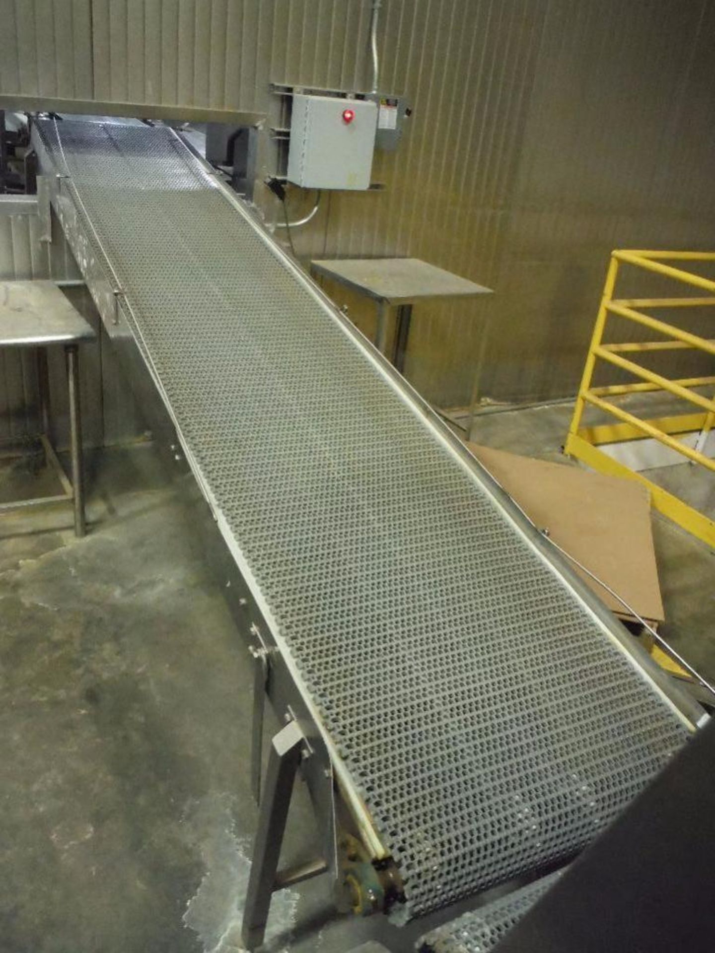 SS incline conveyor, plastic interlock belt, 138 in. long x 24 in. wide, SS washdown motor and drive - Image 3 of 6