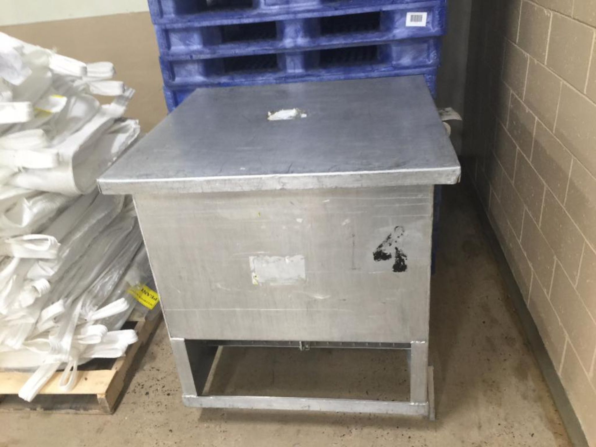 (4) Aluminum peanut unloading bins, 33 in x 33 in x 24 in deep with lid, V-bottom for unloading to p - Image 4 of 4