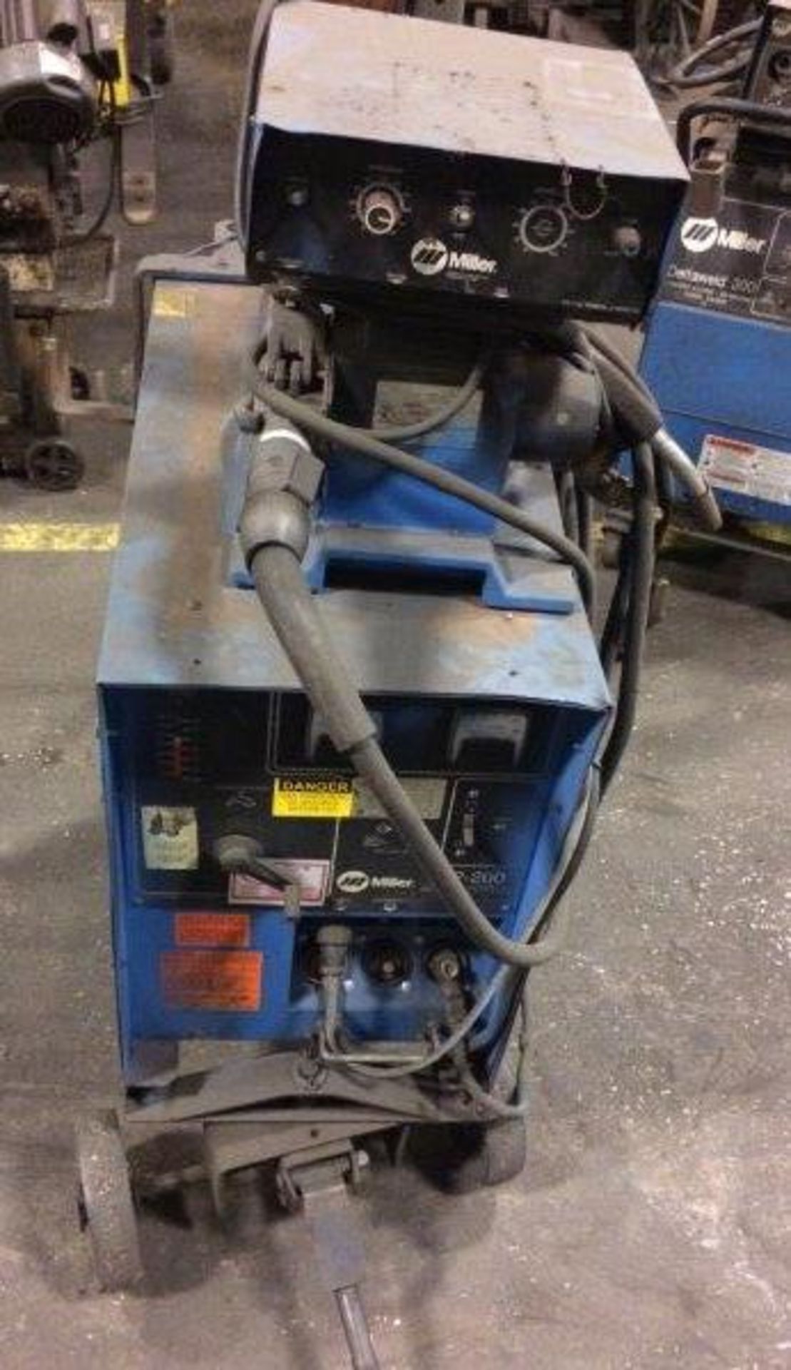 MILLER CP-200 MIG WELDER WITH WIRE FEEDER CABLES AND GUN, S/N N/A (LOCATED IN MO) (CI)