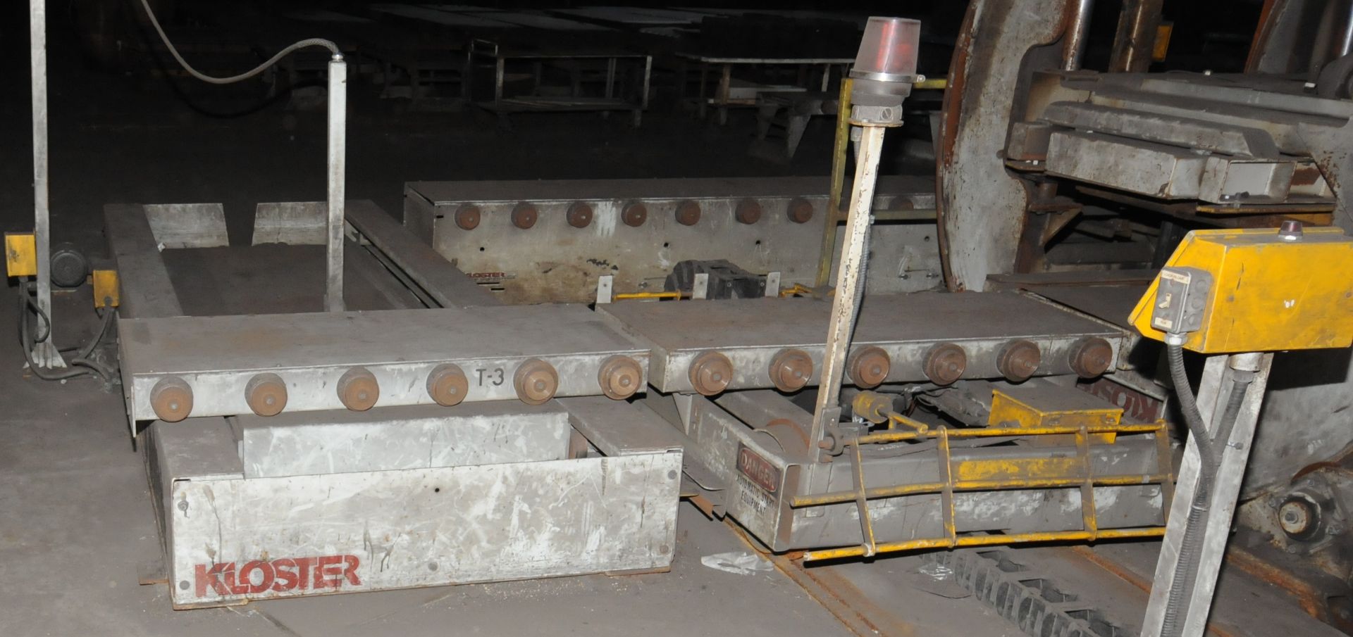 LOT/ ENTIRE STUB ROLLER CONVEYOR SYSTEM WITH RELATED TRANSFER CARS; (2) POWERED CONVEYOR MOLD - Image 2 of 2