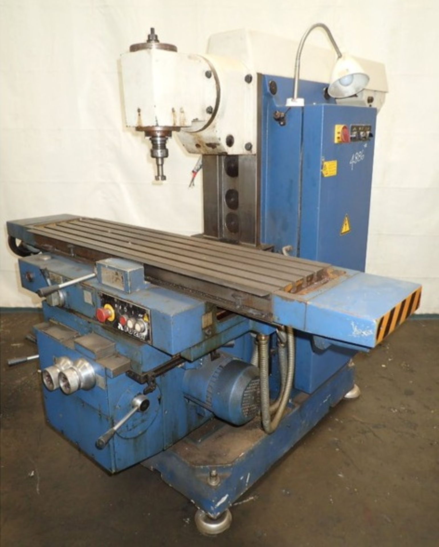 ARSENAL MA-281 UNIVERSAL MILLING MACHINE (CI) MACHINE LOCATED AT 3965 NASHUA DR MISSISSAUGA) - Image 2 of 3