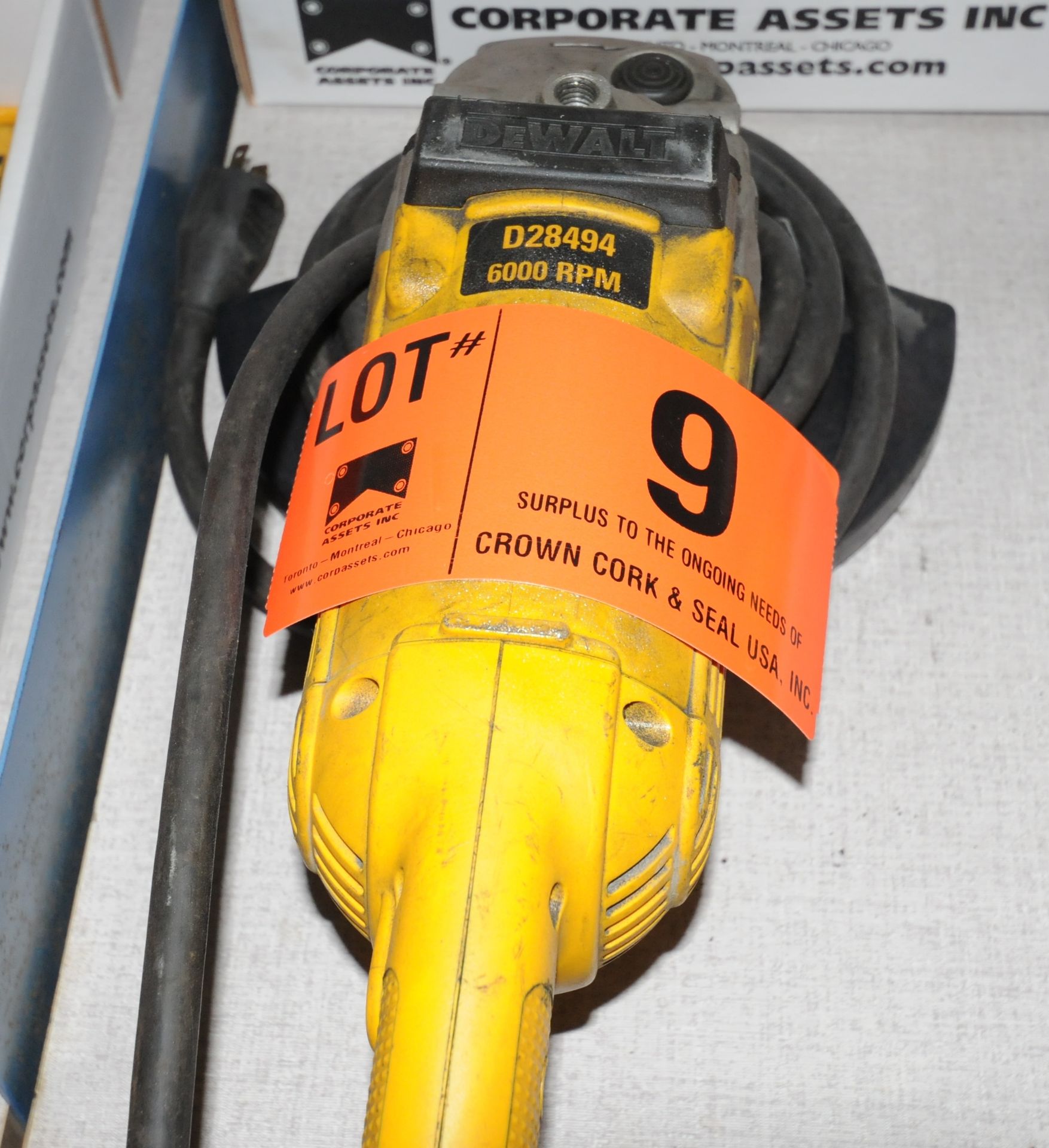 DEWALT HEAVY DUTY ANGLE DRILL